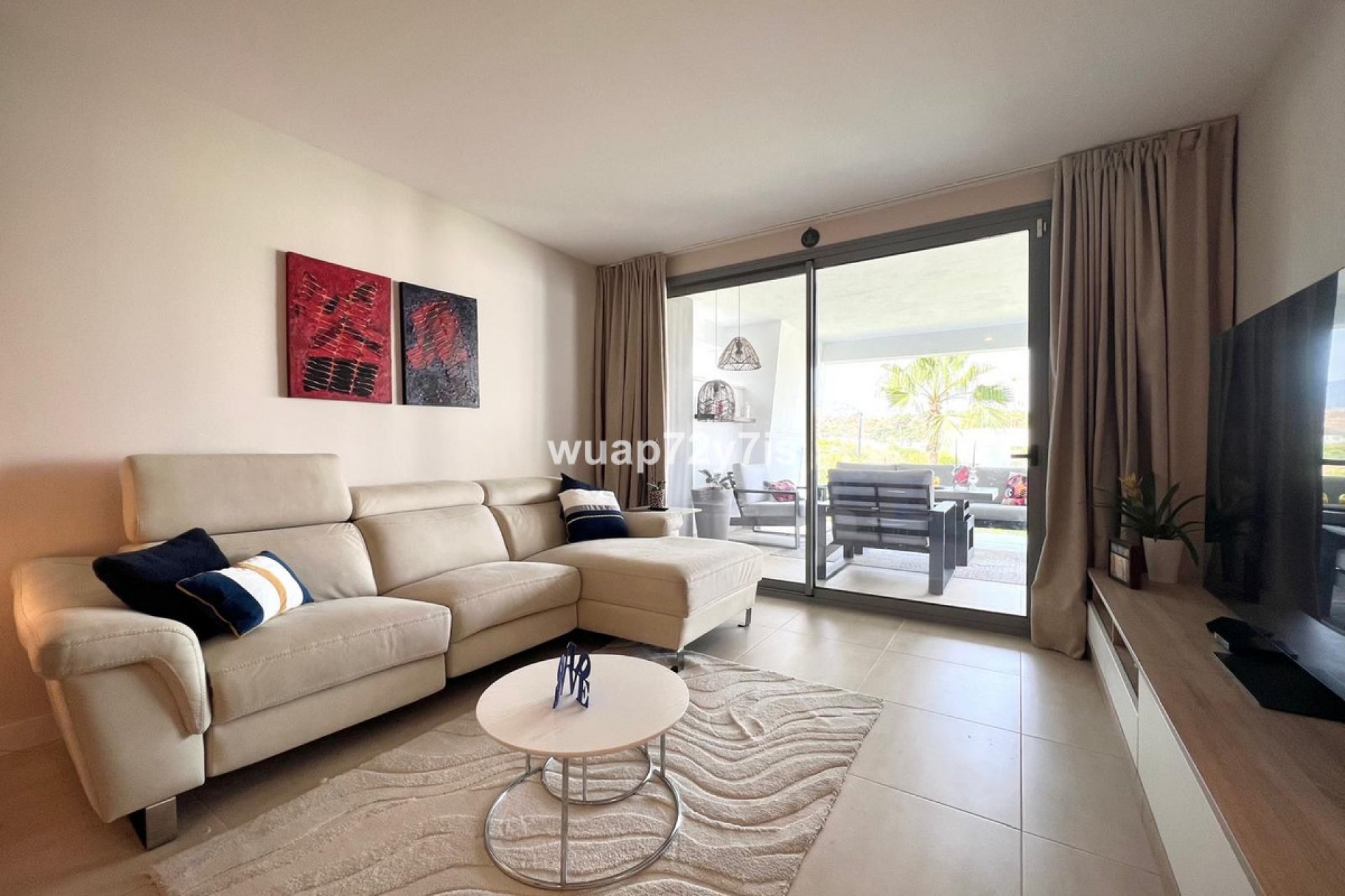 Resale - Apartment - Middle Floor Apartment - Estepona - Estepona Centro