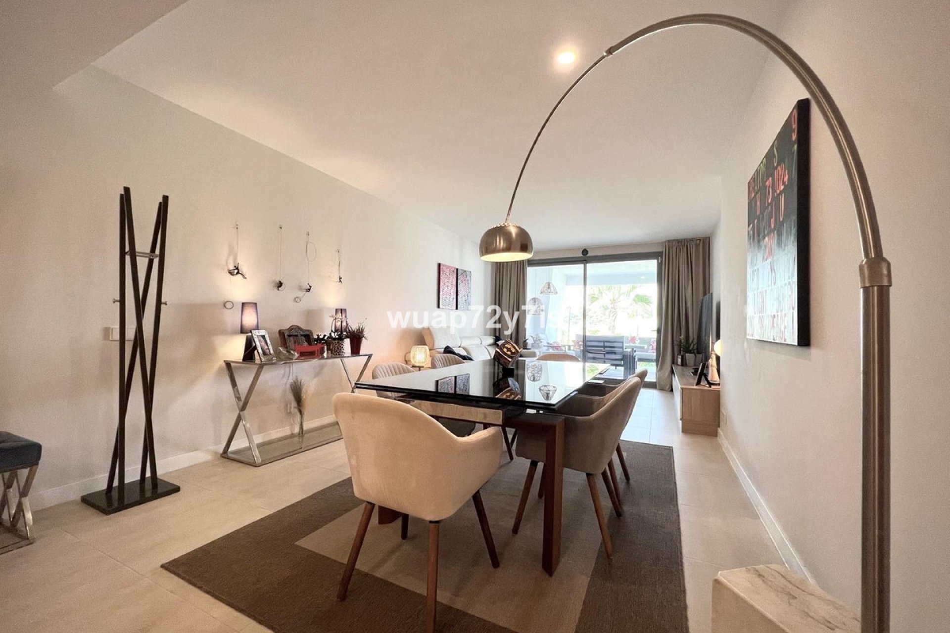 Resale - Apartment - Middle Floor Apartment - Estepona - Estepona Centro