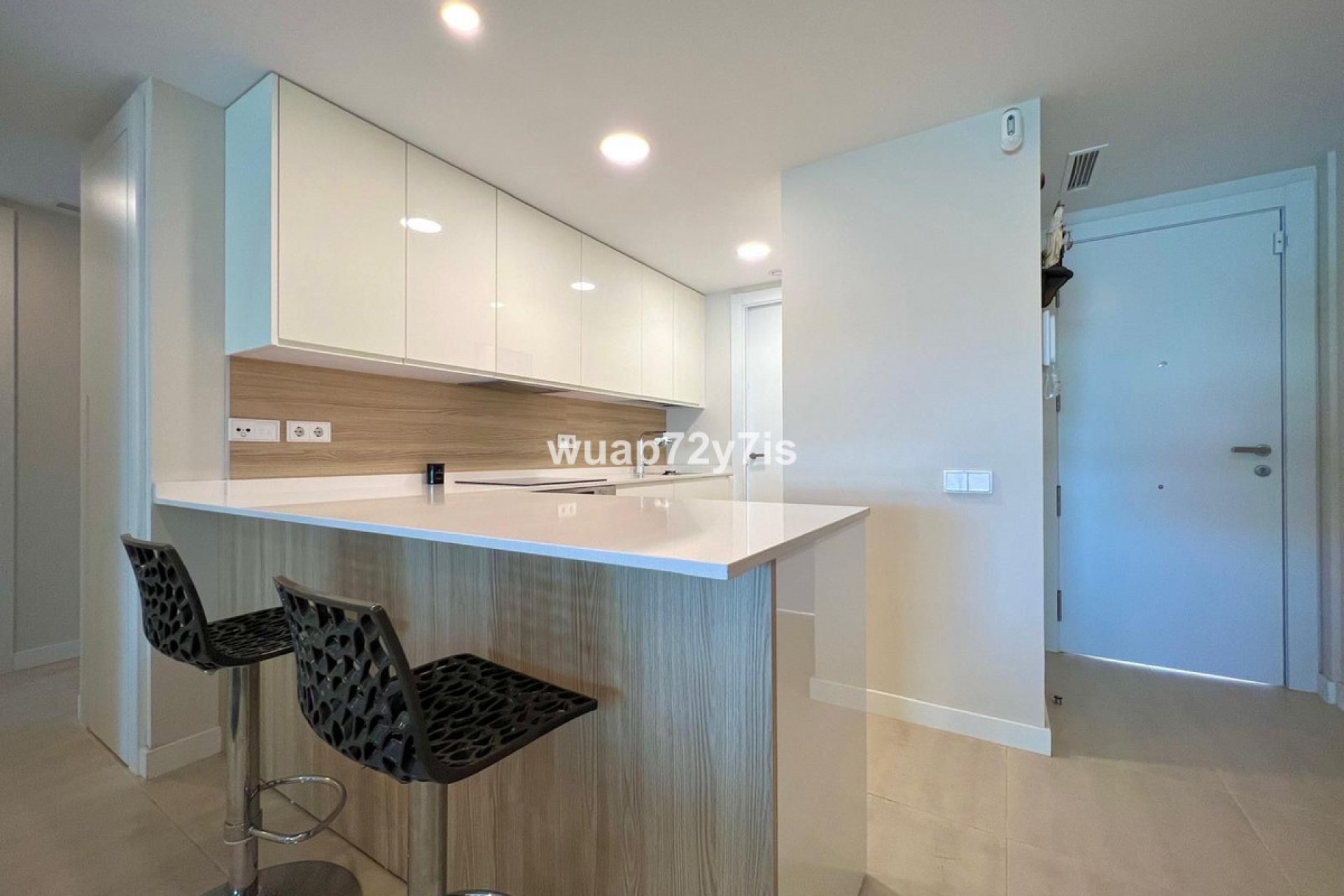 Resale - Apartment - Middle Floor Apartment - Estepona - Estepona Centro