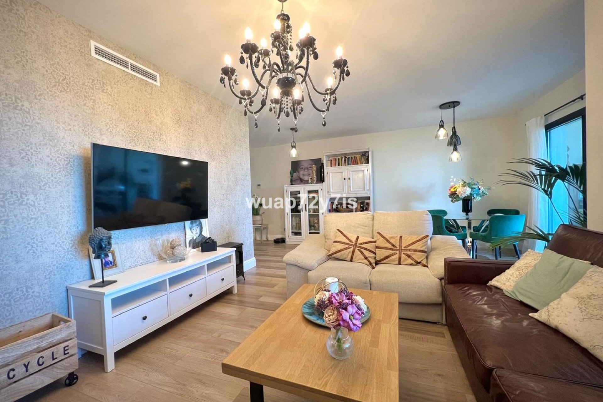 Resale - Apartment - Middle Floor Apartment - Estepona - Estepona Centro