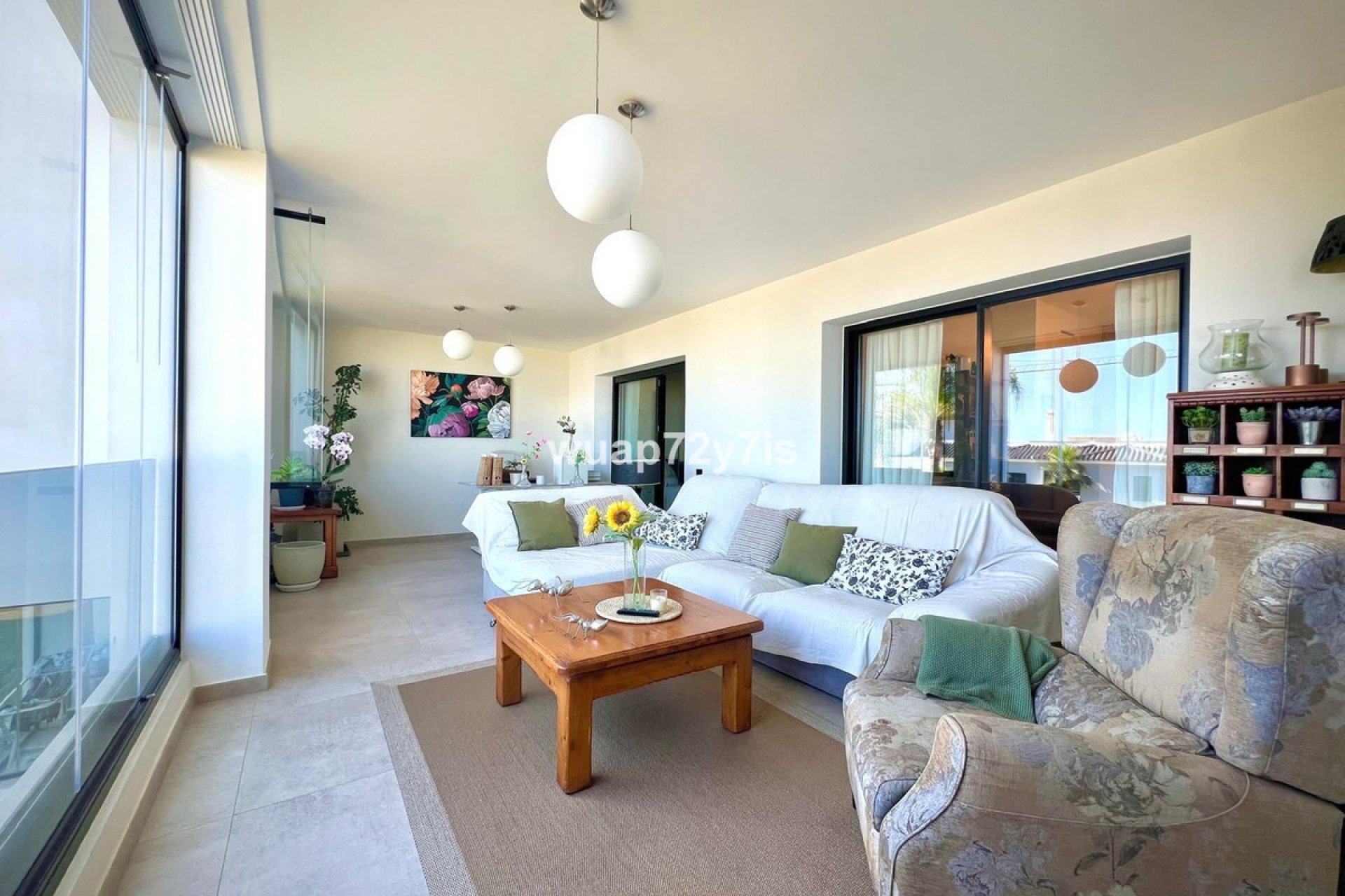 Resale - Apartment - Middle Floor Apartment - Estepona - Estepona Centro