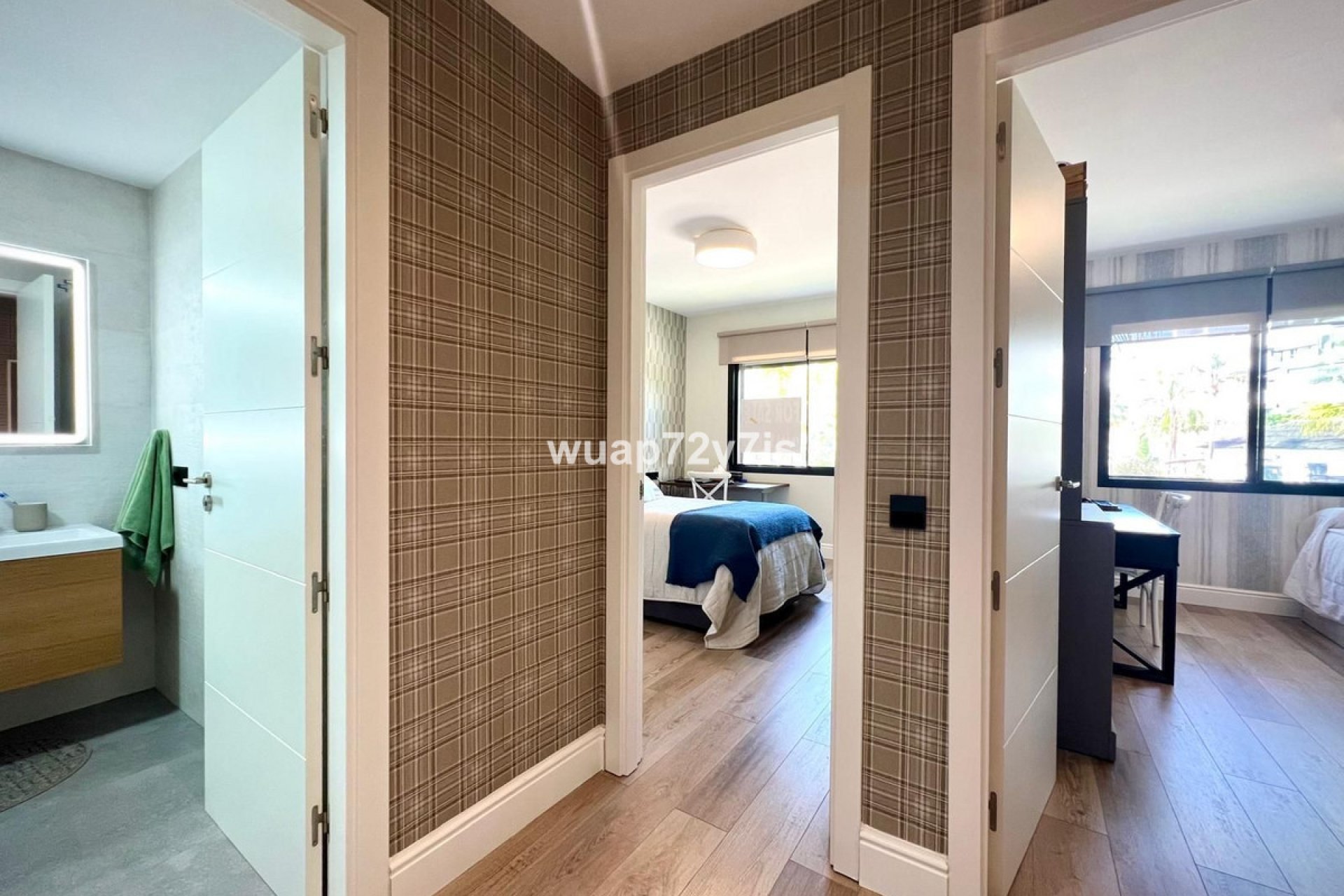 Resale - Apartment - Middle Floor Apartment - Estepona - Estepona Centro