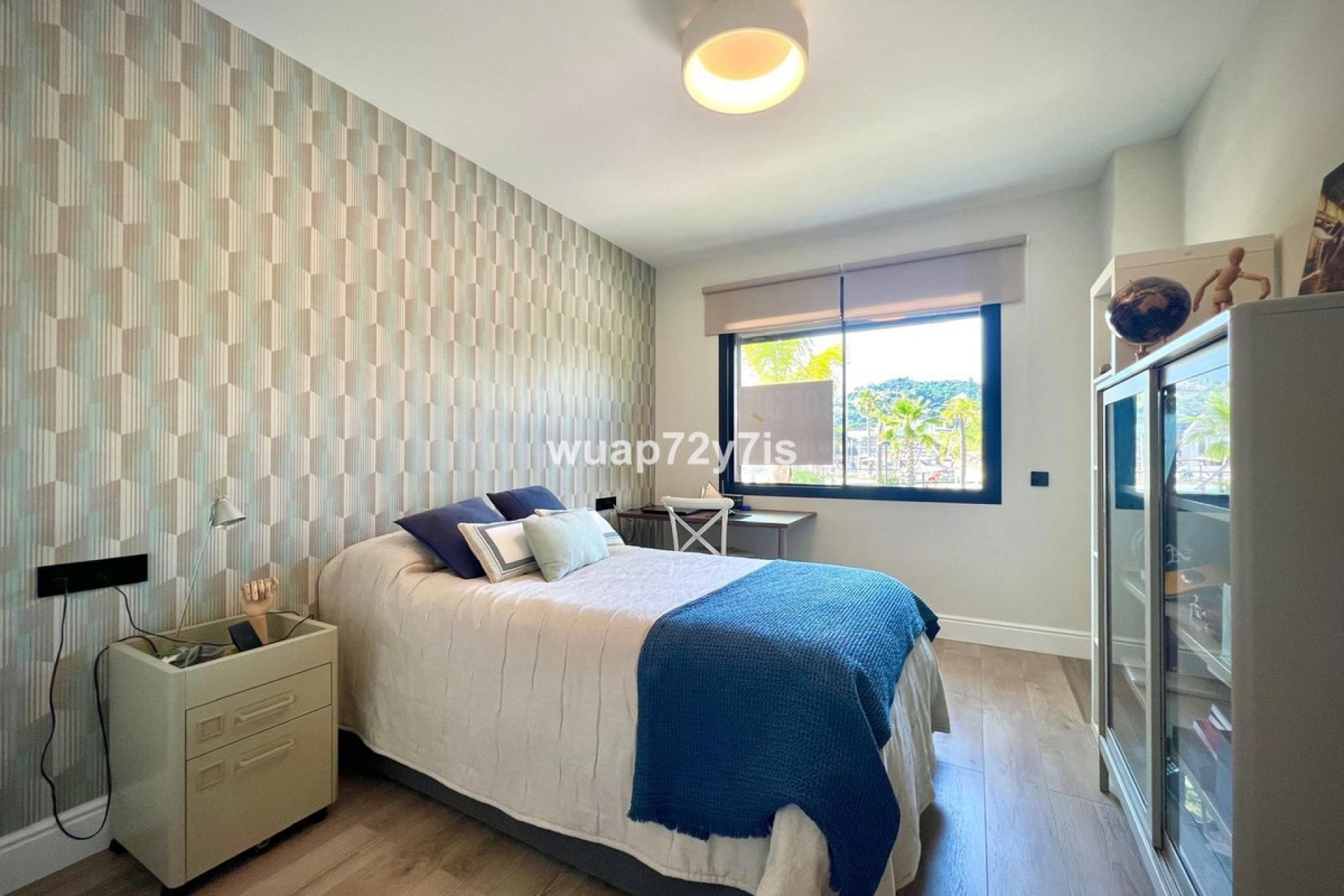 Resale - Apartment - Middle Floor Apartment - Estepona - Estepona Centro