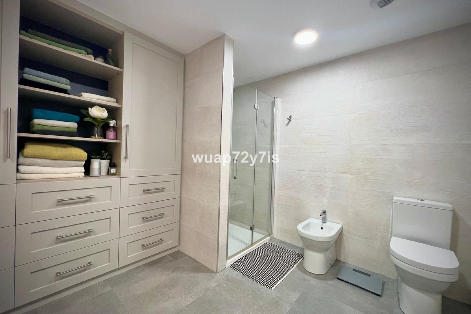 Resale - Apartment - Middle Floor Apartment - Estepona - Estepona Centro