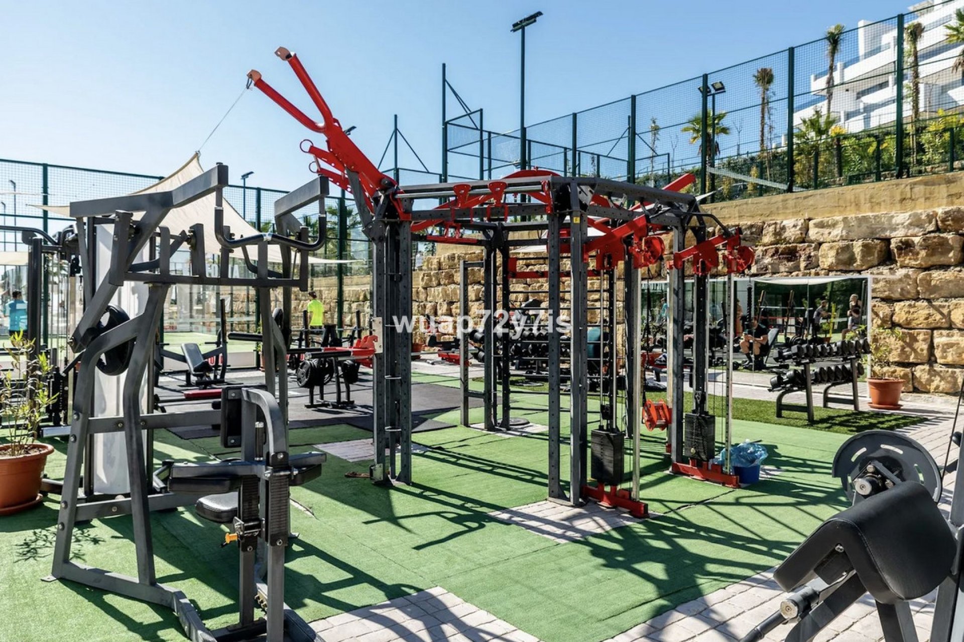 Resale - Apartment - Middle Floor Apartment - Estepona - Estepona Centro