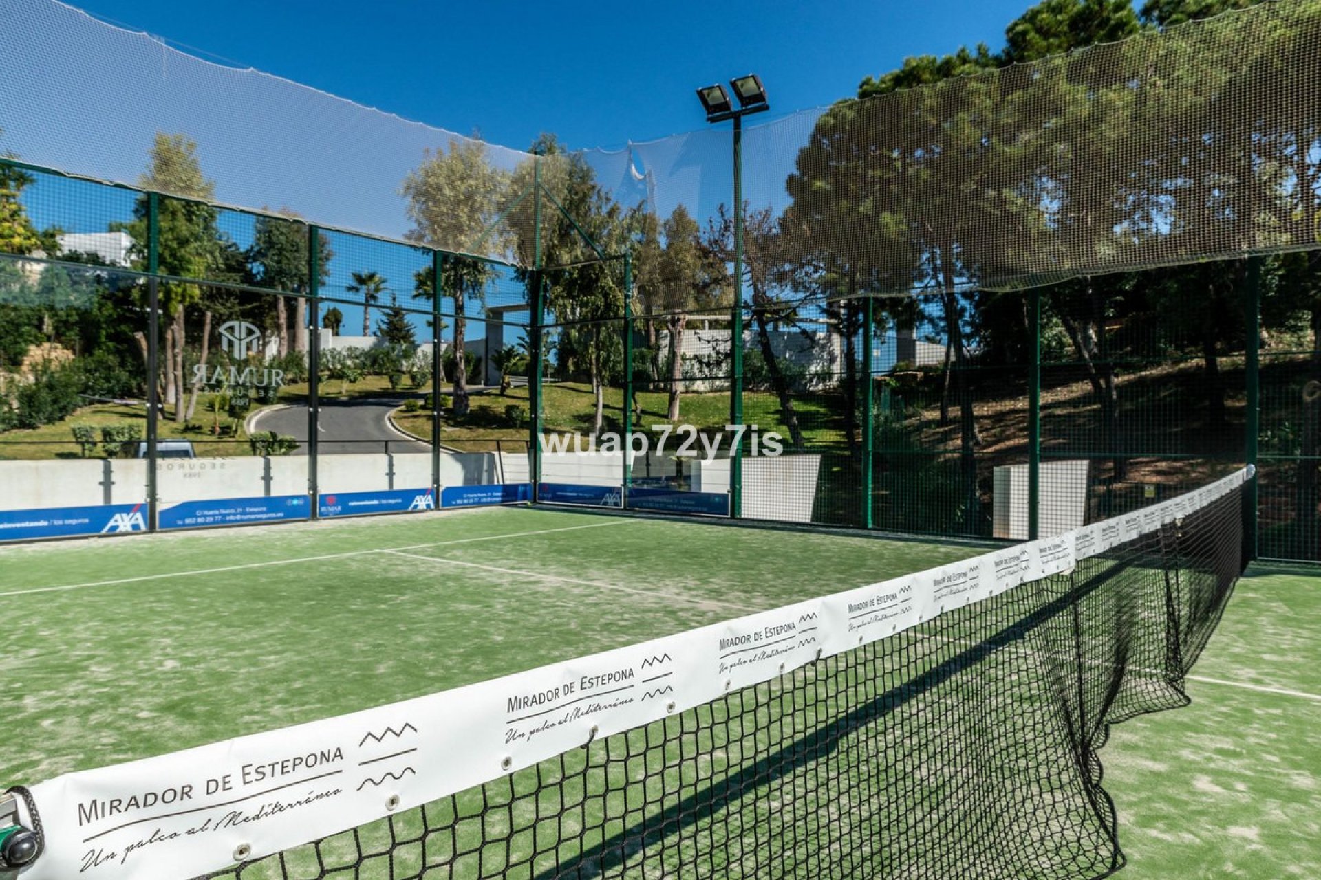 Resale - Apartment - Middle Floor Apartment - Estepona - Estepona Centro