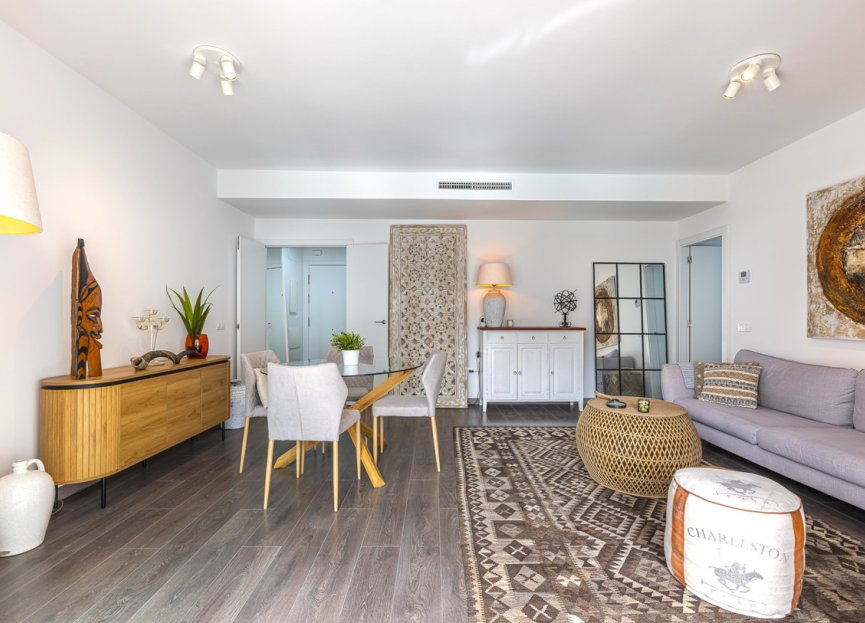 Resale - Apartment - Middle Floor Apartment - Estepona - Estepona Centro