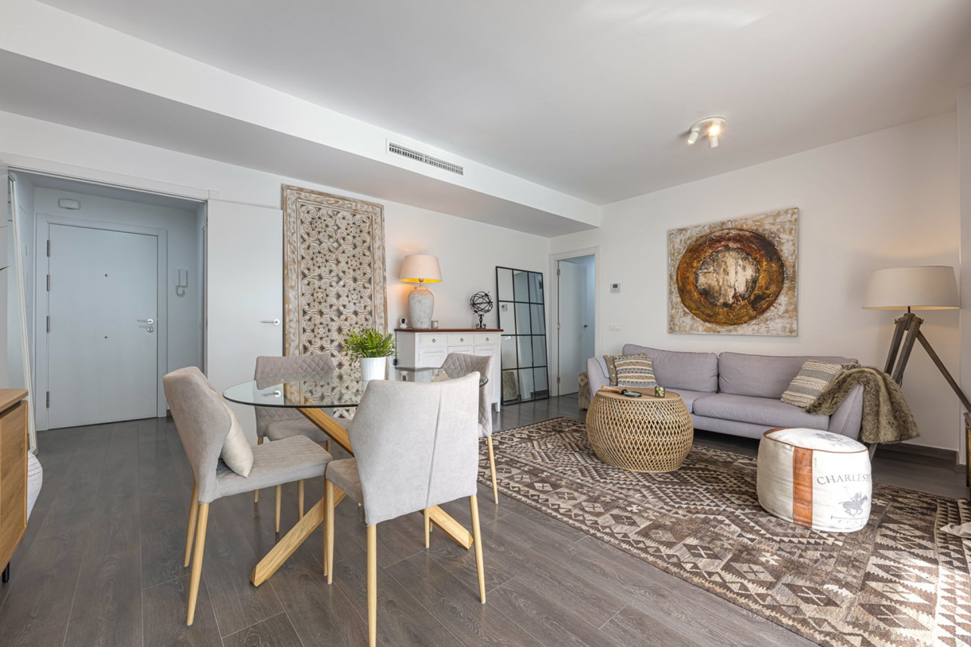 Resale - Apartment - Middle Floor Apartment - Estepona - Estepona Centro