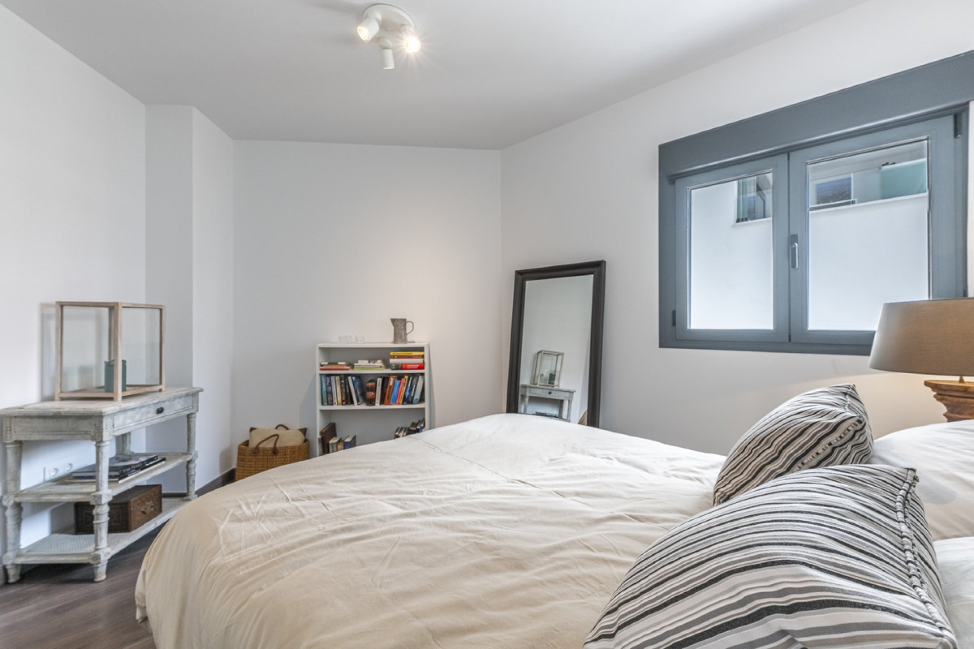 Resale - Apartment - Middle Floor Apartment - Estepona - Estepona Centro