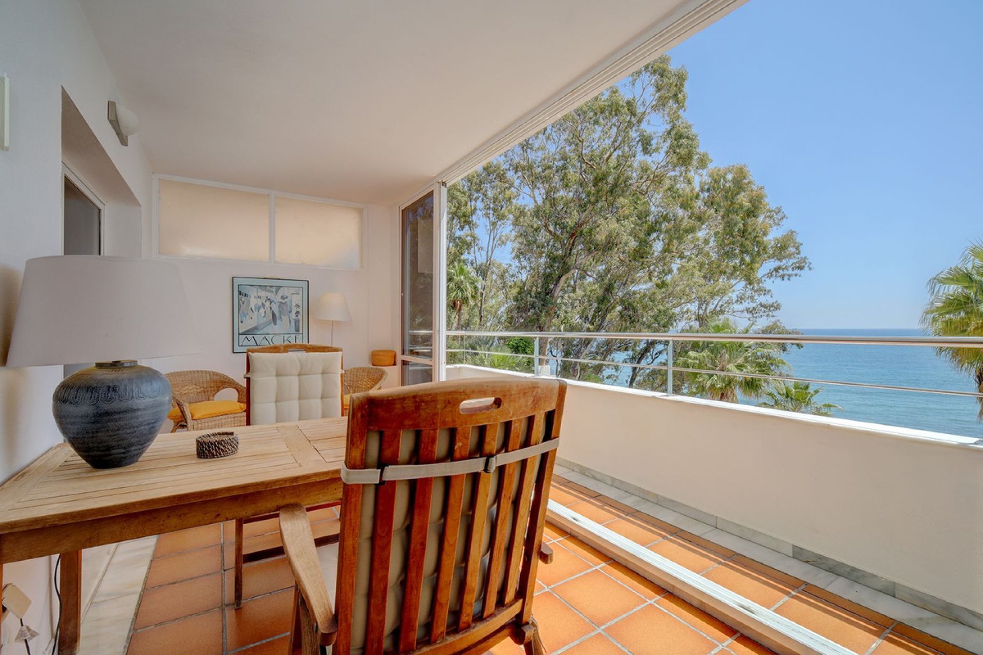 Resale - Apartment - Middle Floor Apartment - Estepona - Estepona Centro