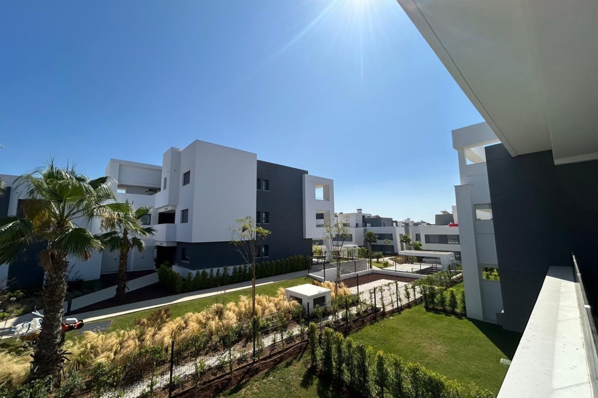 Resale - Apartment - Middle Floor Apartment - Estepona - Estepona Centro