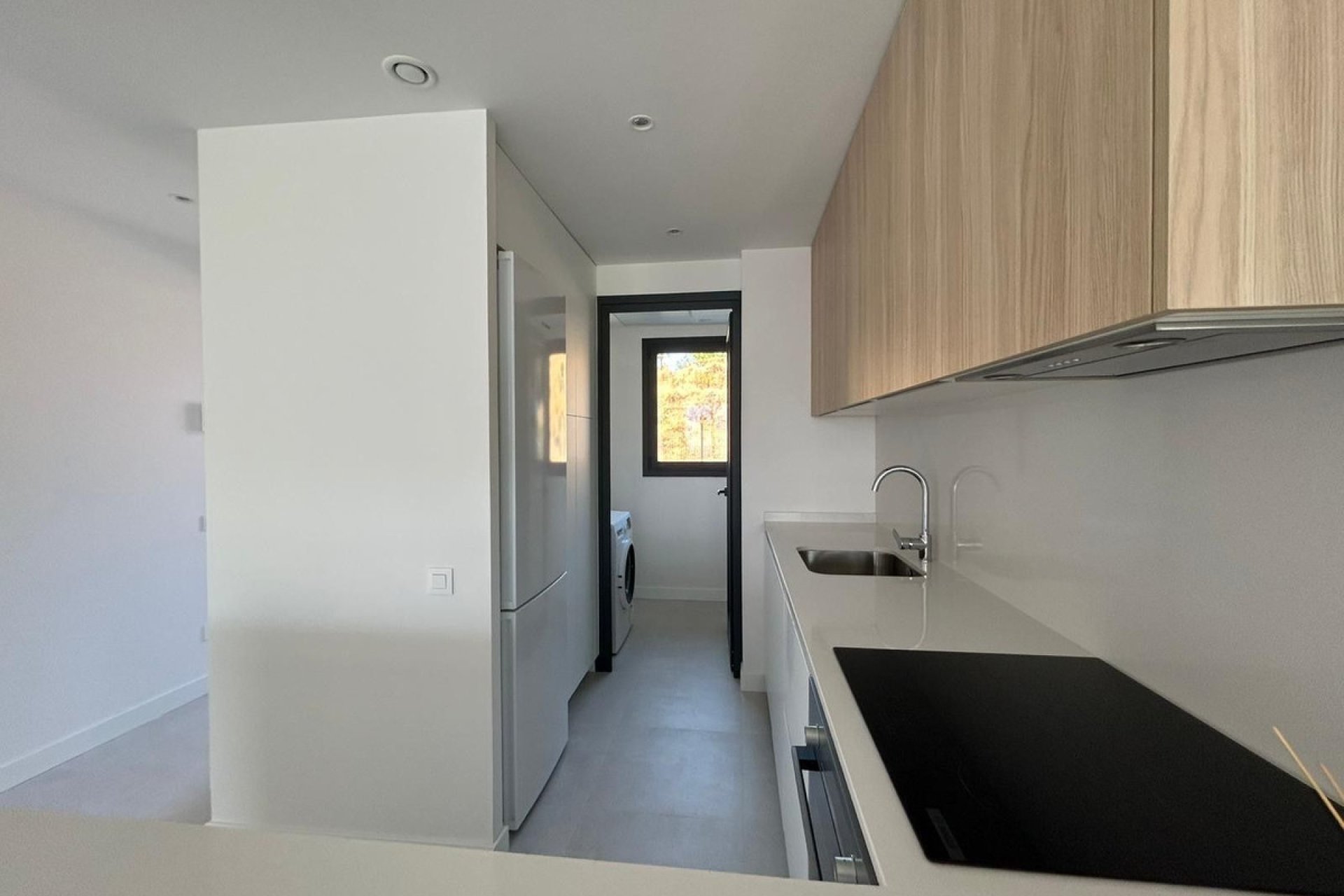 Resale - Apartment - Middle Floor Apartment - Estepona - Estepona Centro