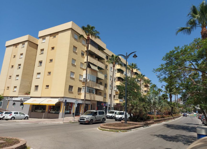 Resale - Apartment - Middle Floor Apartment - Estepona - Estepona Centro