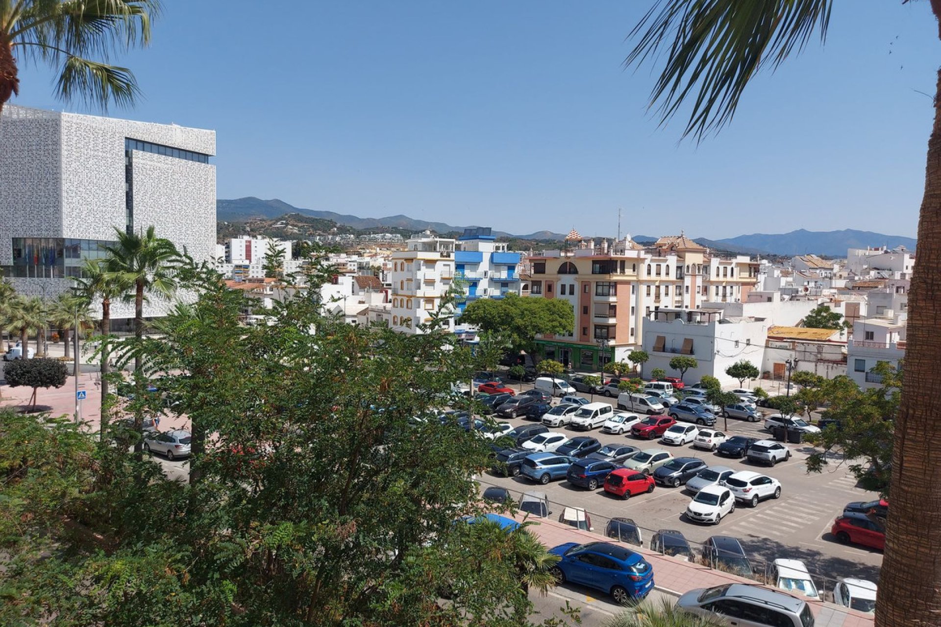 Resale - Apartment - Middle Floor Apartment - Estepona - Estepona Centro