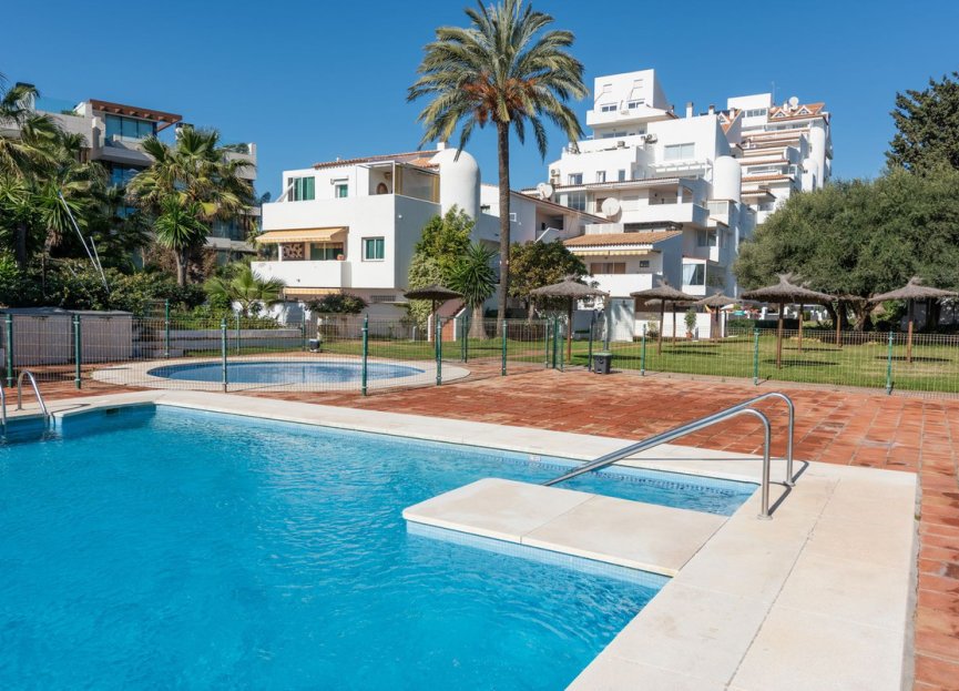 Resale - Apartment - Middle Floor Apartment - Estepona - Estepona Centro