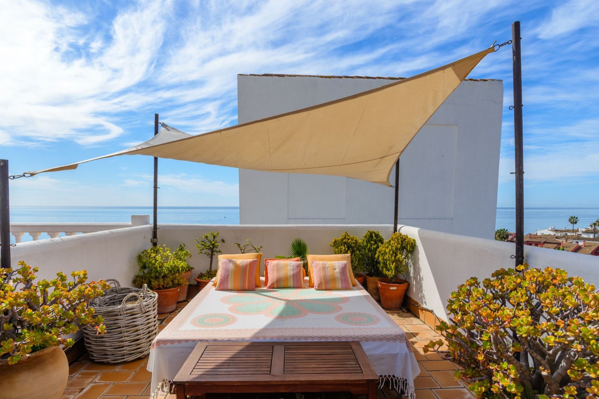 Resale - Apartment - Middle Floor Apartment - Estepona - Estepona Centro