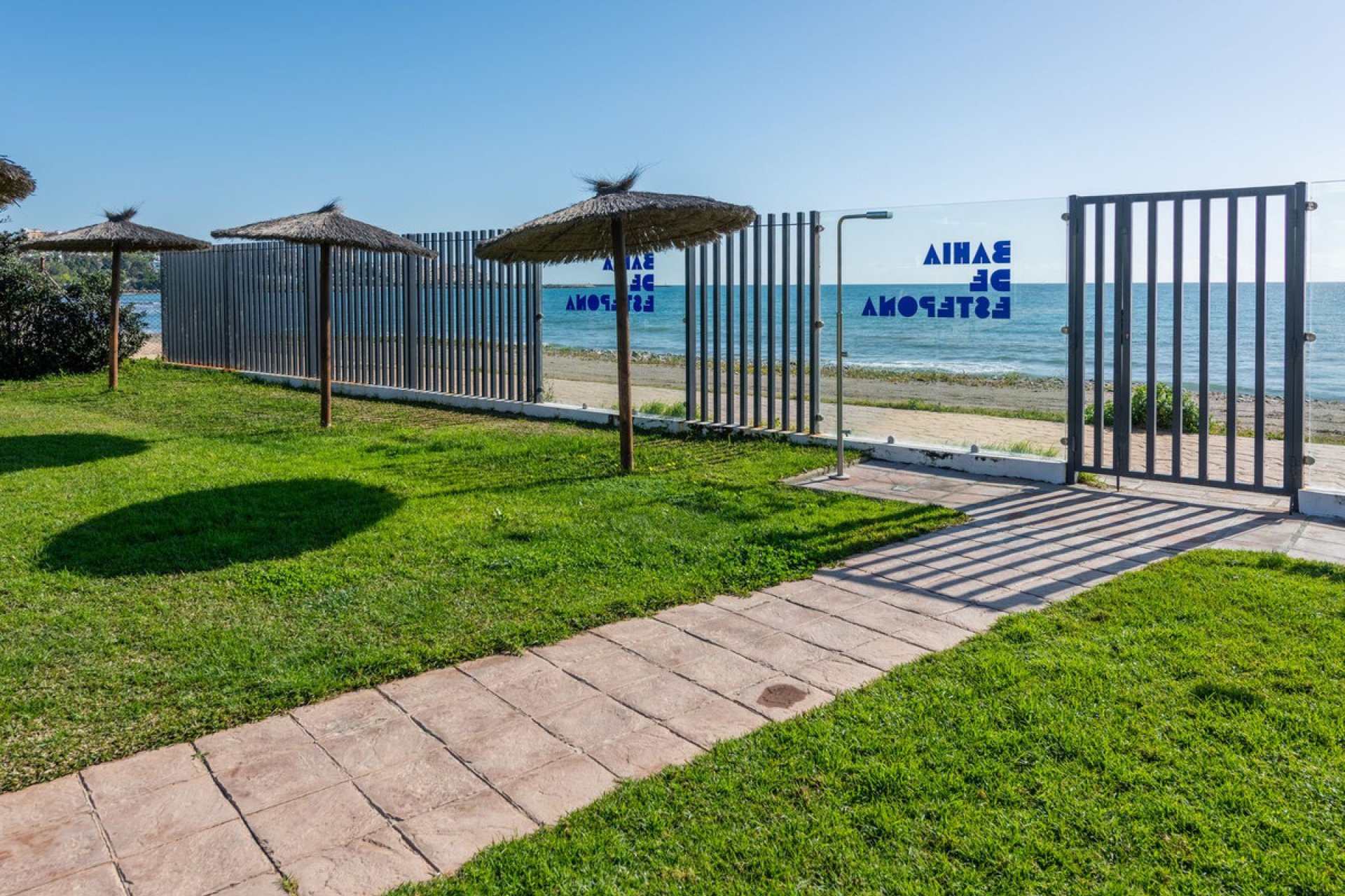 Resale - Apartment - Middle Floor Apartment - Estepona - Estepona Centro