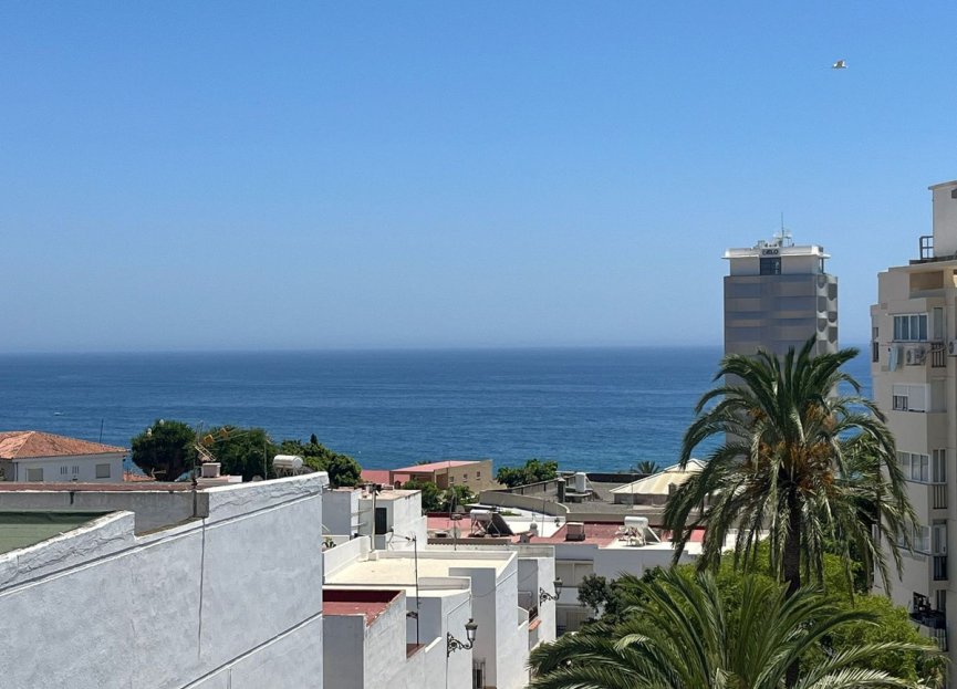 Resale - Apartment - Middle Floor Apartment - Estepona - Estepona Centro