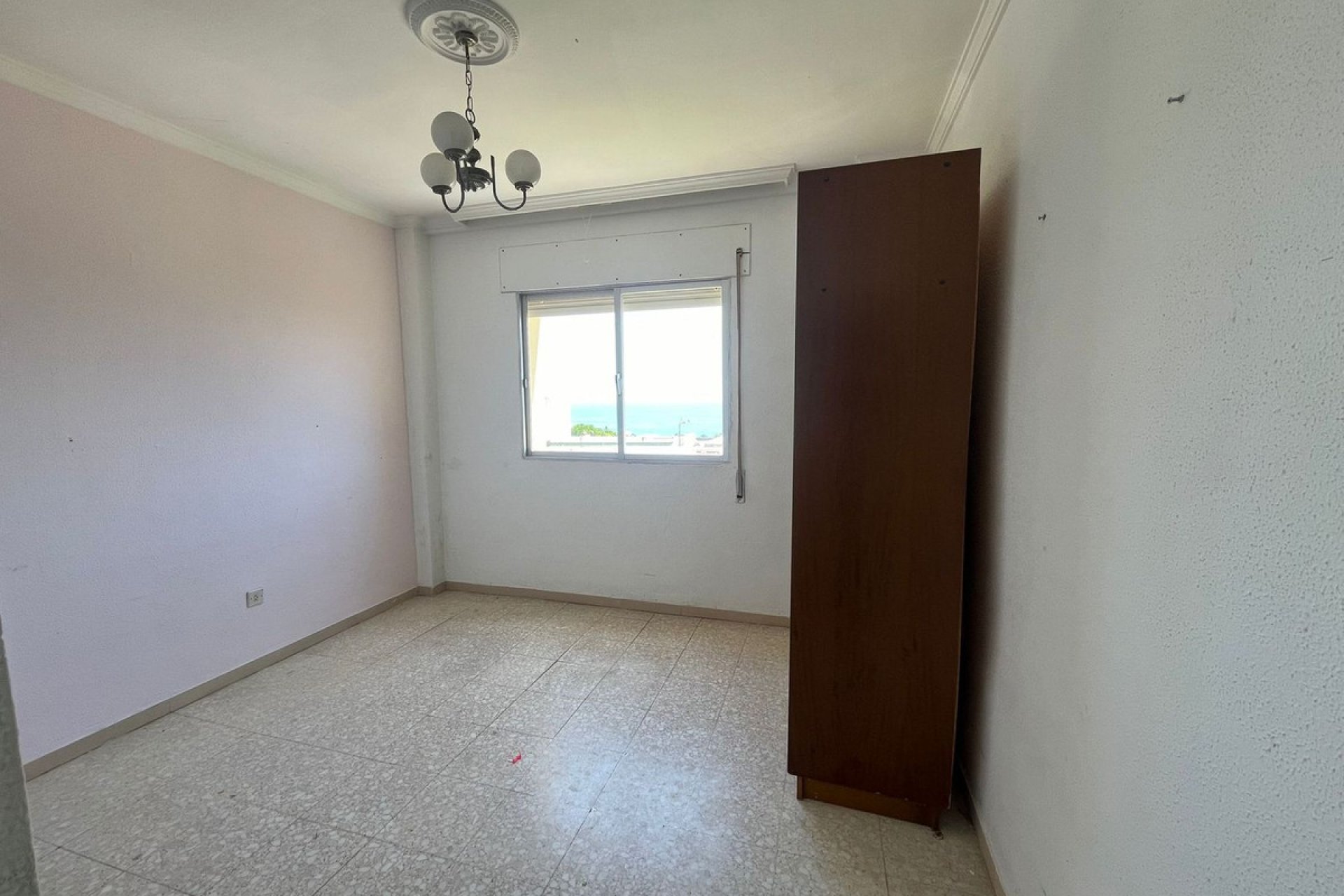 Resale - Apartment - Middle Floor Apartment - Estepona - Estepona Centro