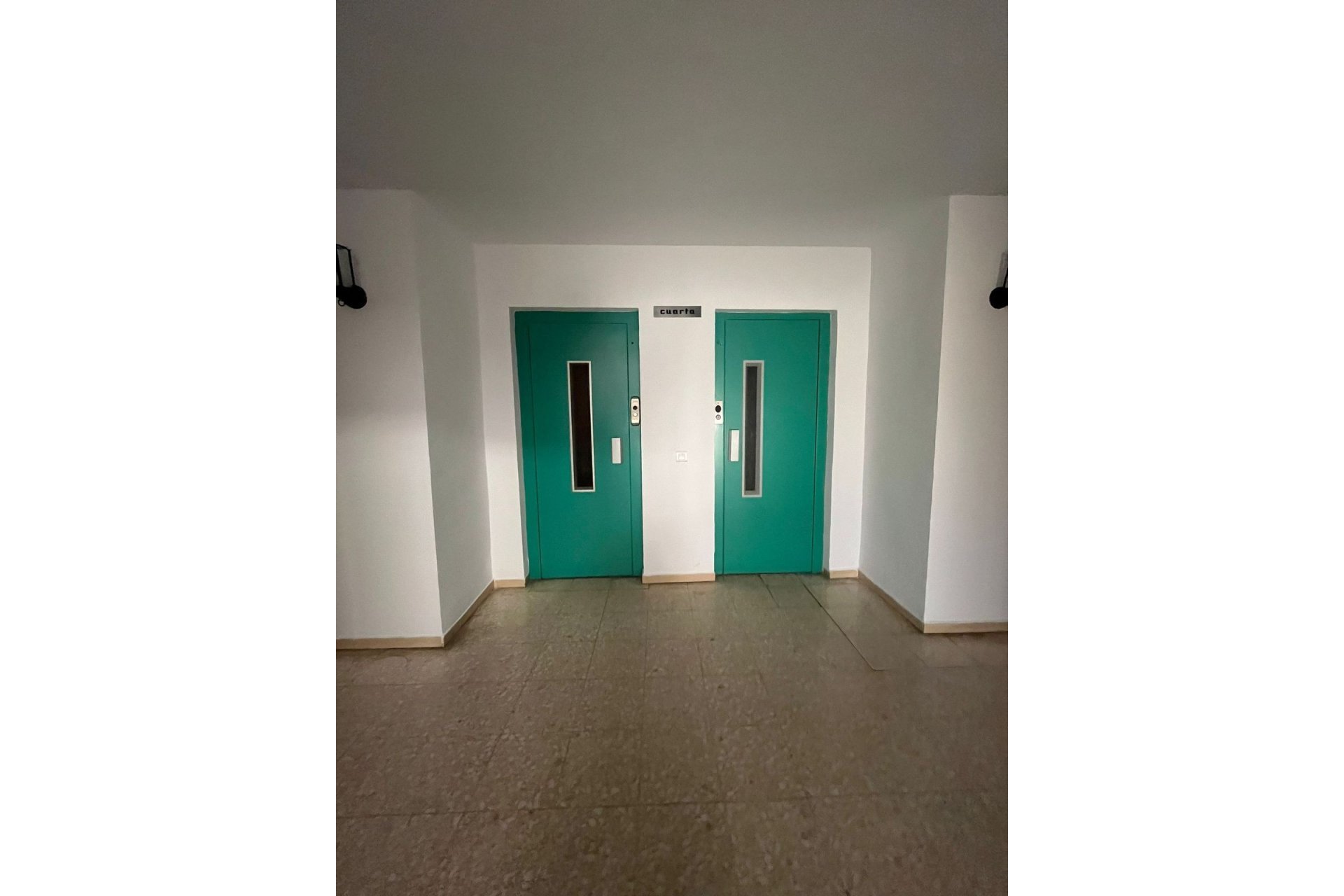 Resale - Apartment - Middle Floor Apartment - Estepona - Estepona Centro