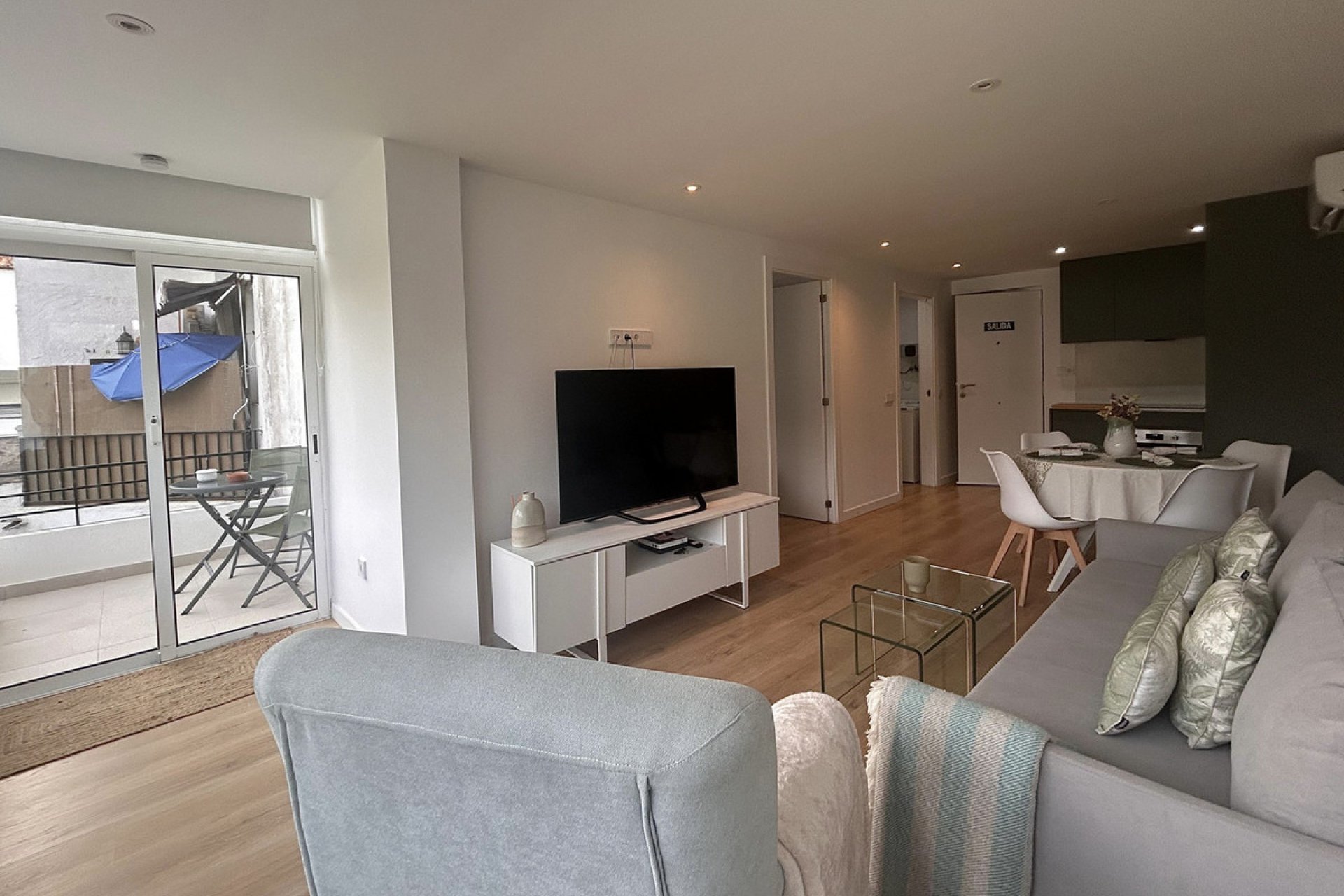 Resale - Apartment - Middle Floor Apartment - Estepona - Estepona Centro