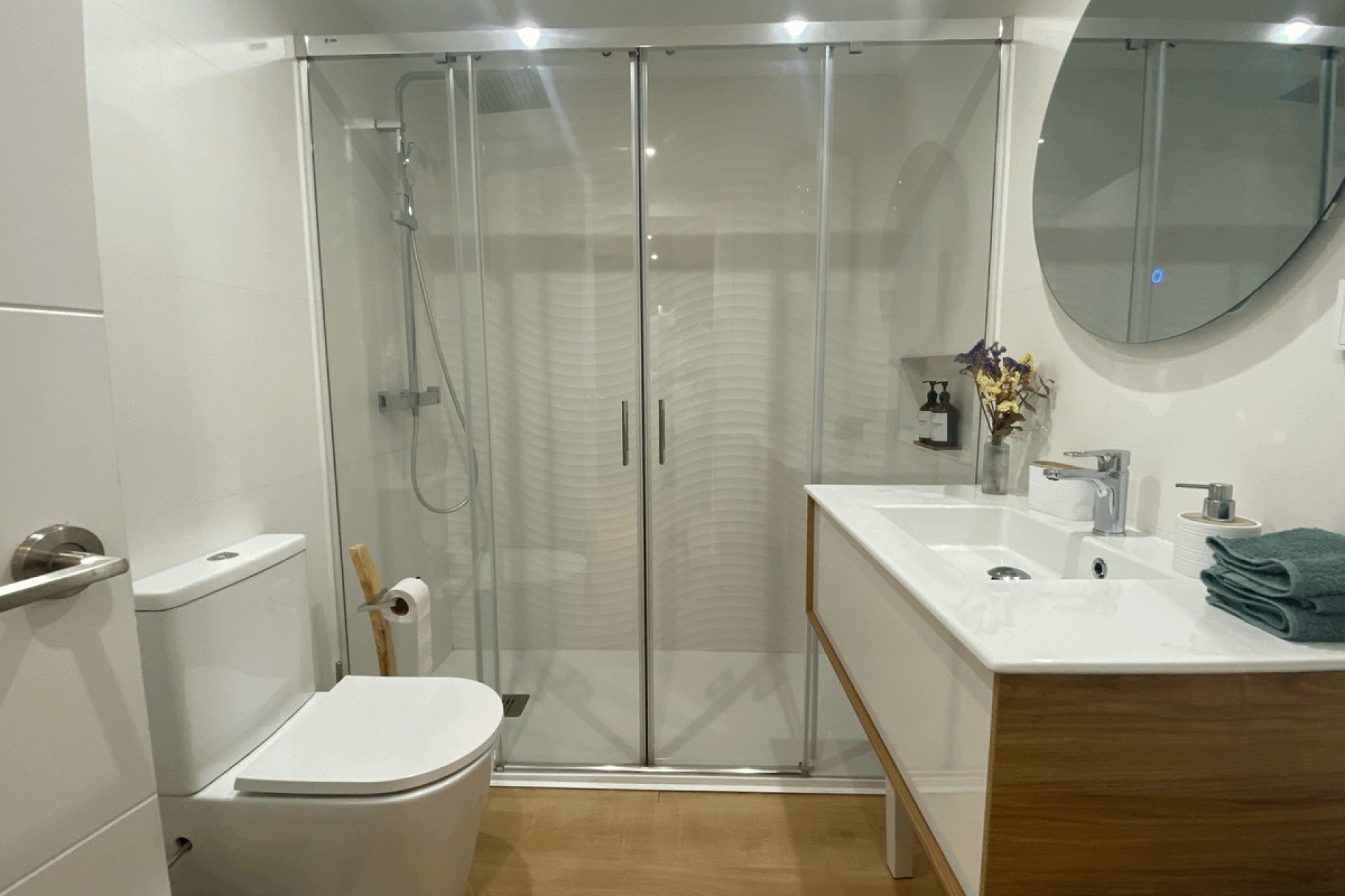 Resale - Apartment - Middle Floor Apartment - Estepona - Estepona Centro