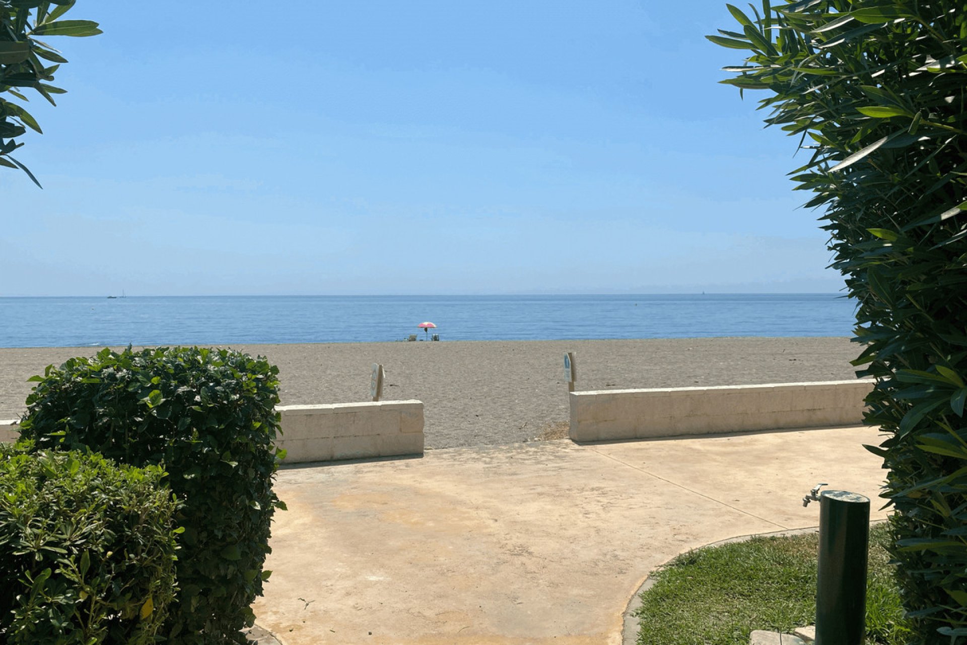 Resale - Apartment - Middle Floor Apartment - Estepona - Estepona Centro