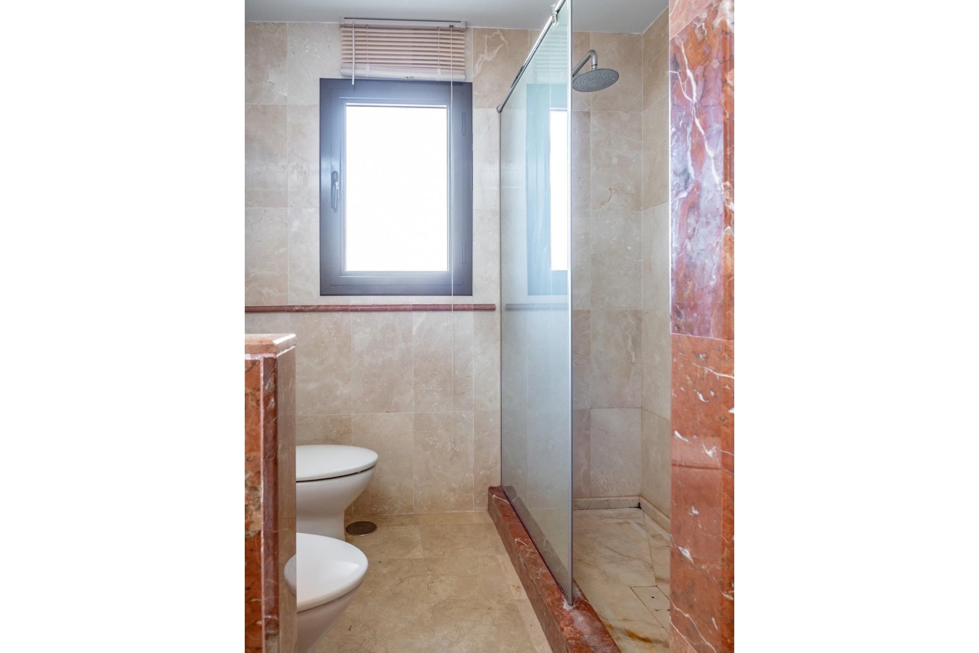 Resale - Apartment - Middle Floor Apartment - Estepona - Hacienda del Sol