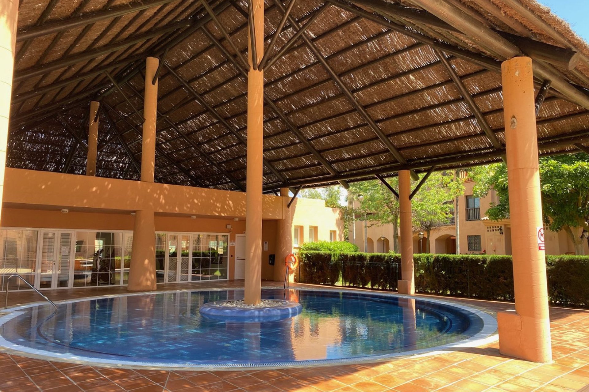 Resale - Apartment - Middle Floor Apartment - Estepona - Hacienda del Sol