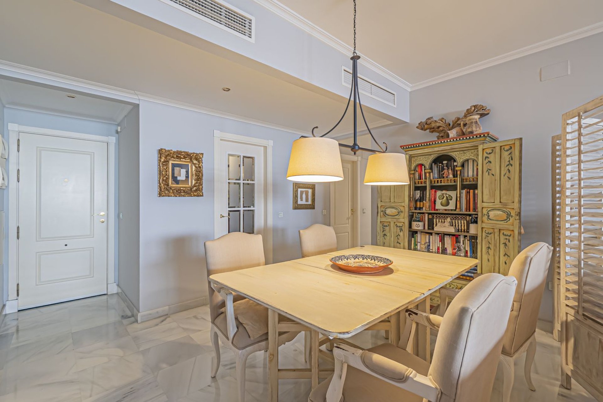 Resale - Apartment - Middle Floor Apartment - Estepona - Hacienda del Sol