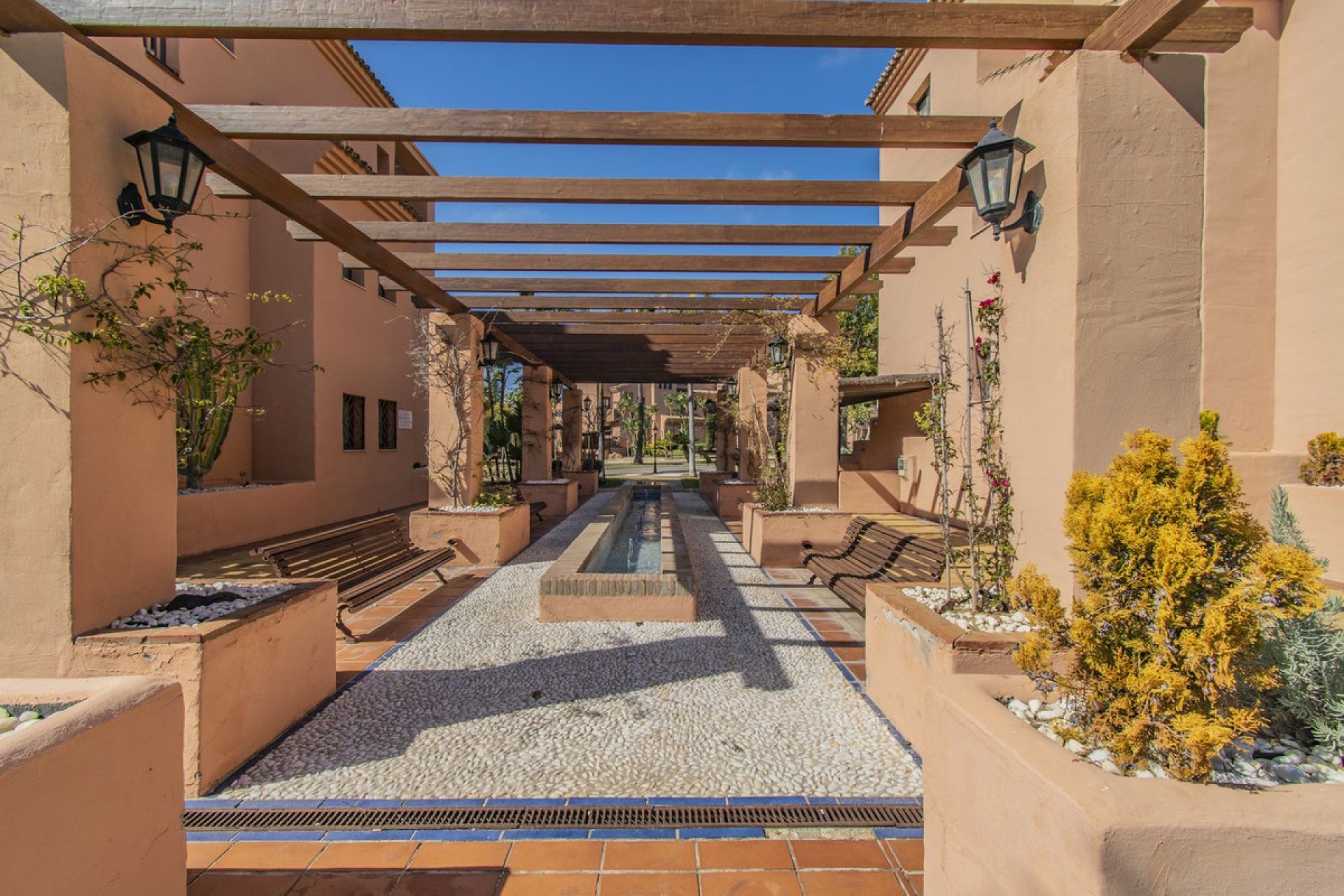 Resale - Apartment - Middle Floor Apartment - Estepona - Hacienda del Sol