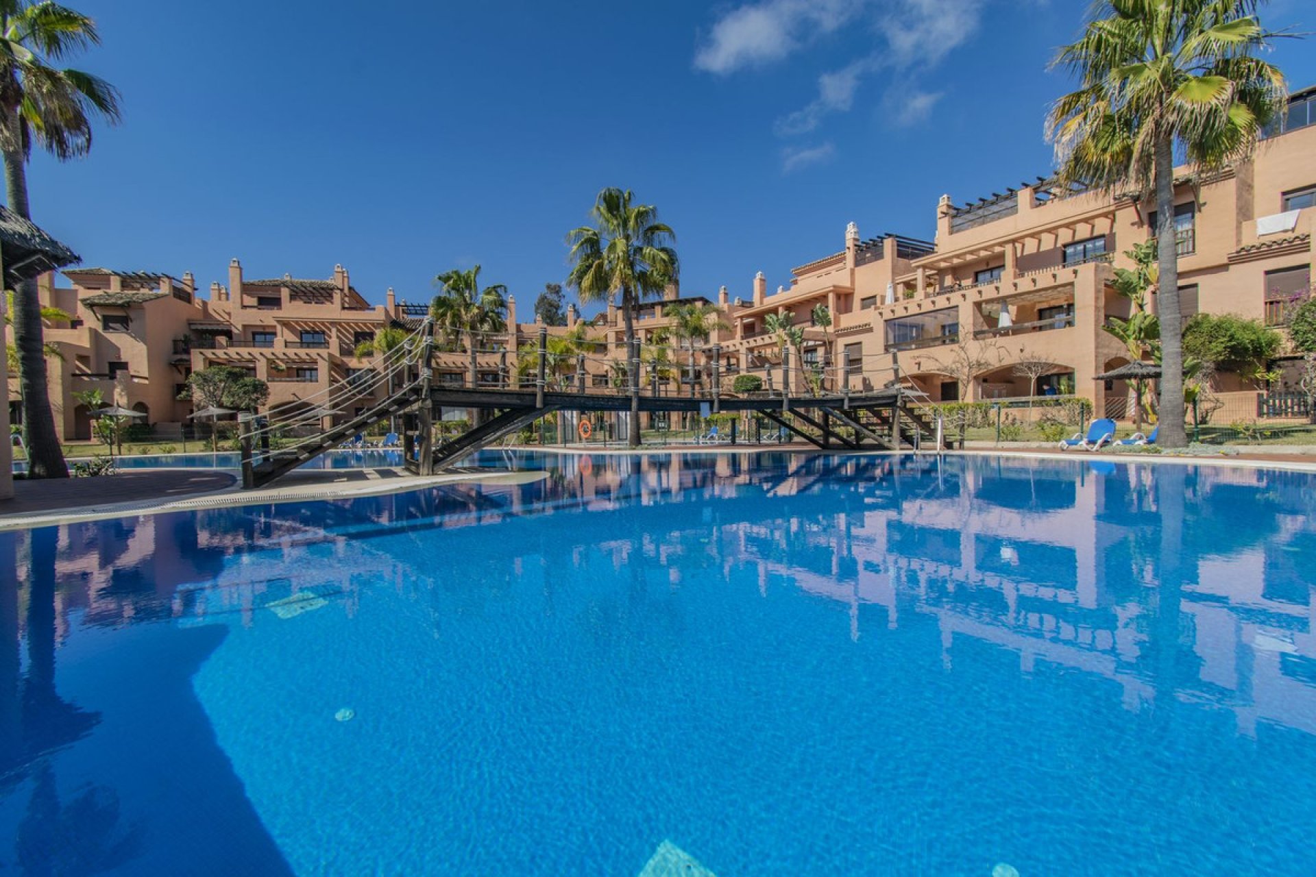 Resale - Apartment - Middle Floor Apartment - Estepona - Hacienda del Sol