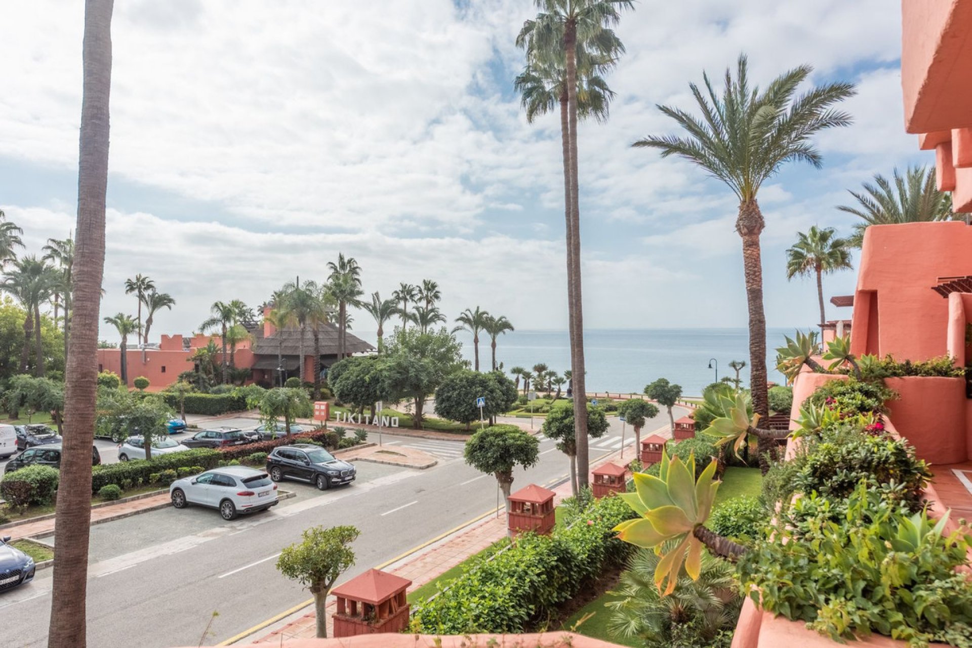 Resale - Apartment - Middle Floor Apartment - Estepona - New Golden Mile