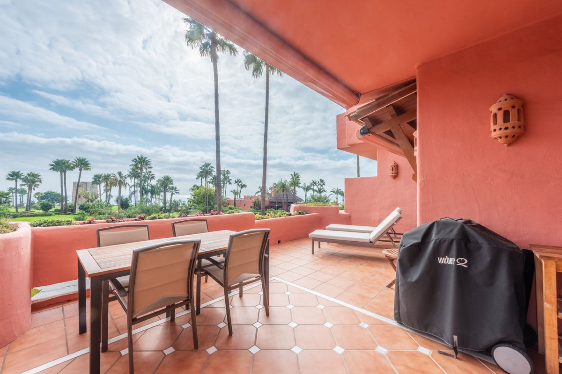 Resale - Apartment - Middle Floor Apartment - Estepona - New Golden Mile