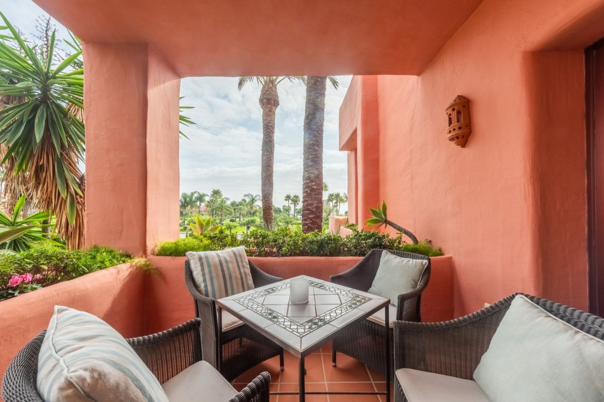 Resale - Apartment - Middle Floor Apartment - Estepona - New Golden Mile