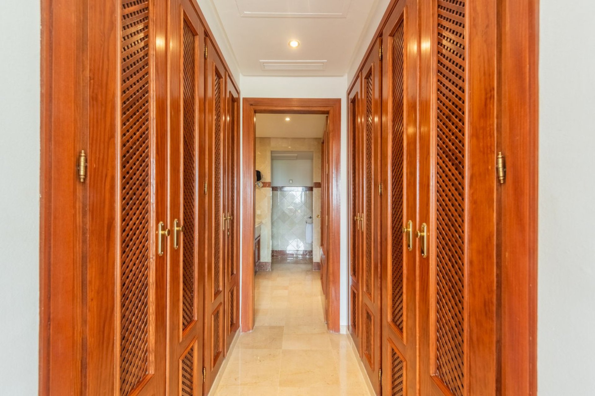 Resale - Apartment - Middle Floor Apartment - Estepona - New Golden Mile