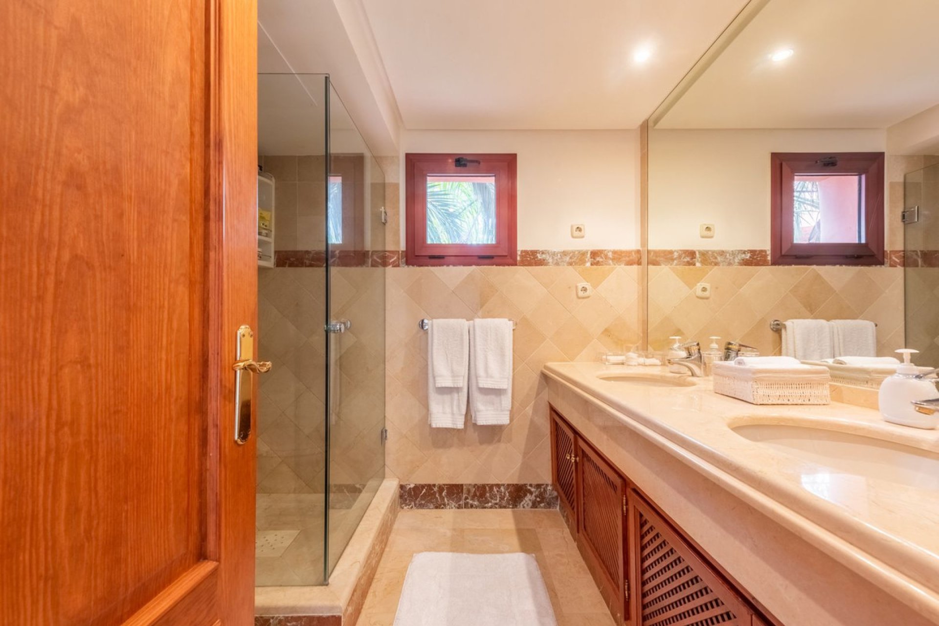 Resale - Apartment - Middle Floor Apartment - Estepona - New Golden Mile