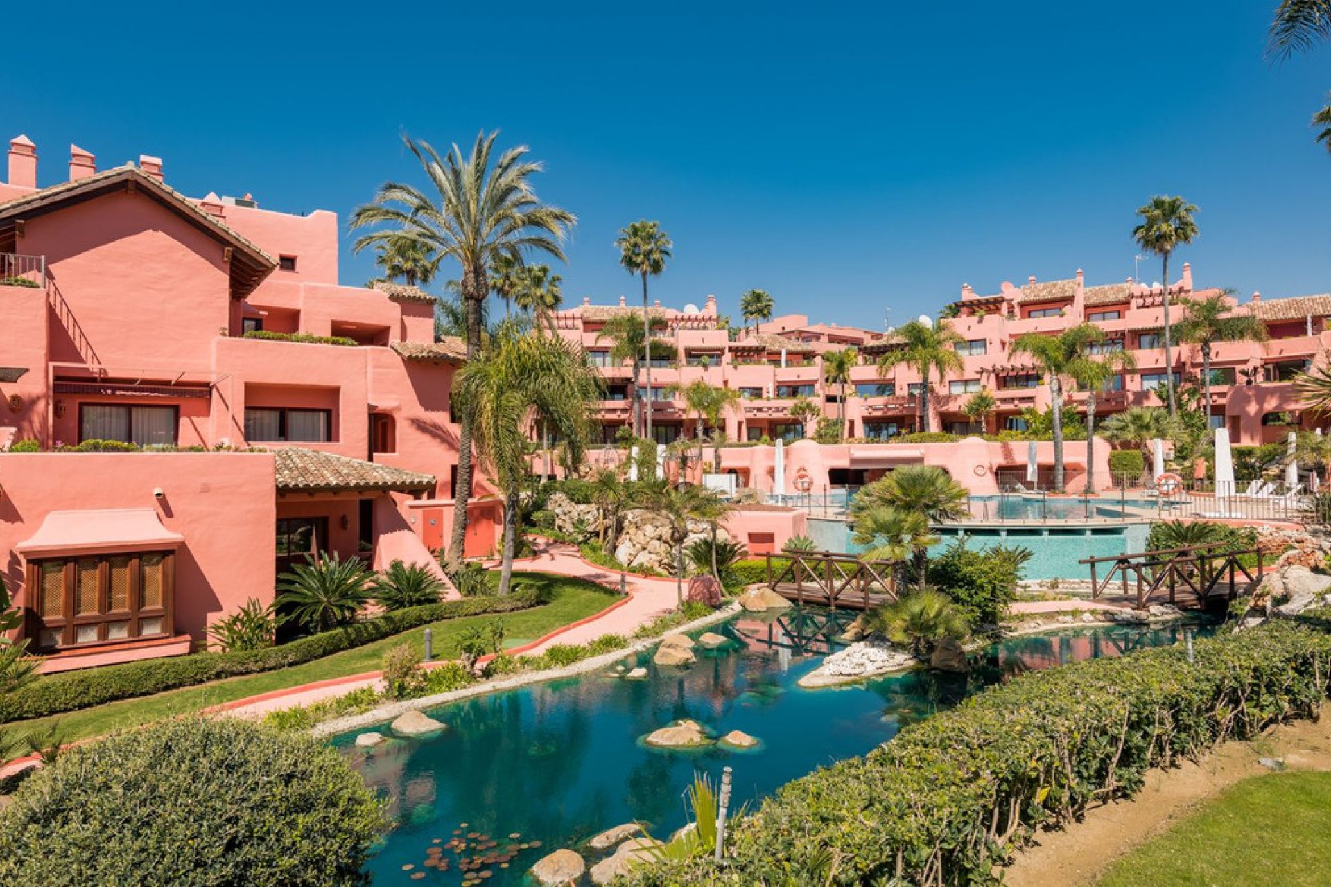 Resale - Apartment - Middle Floor Apartment - Estepona - New Golden Mile