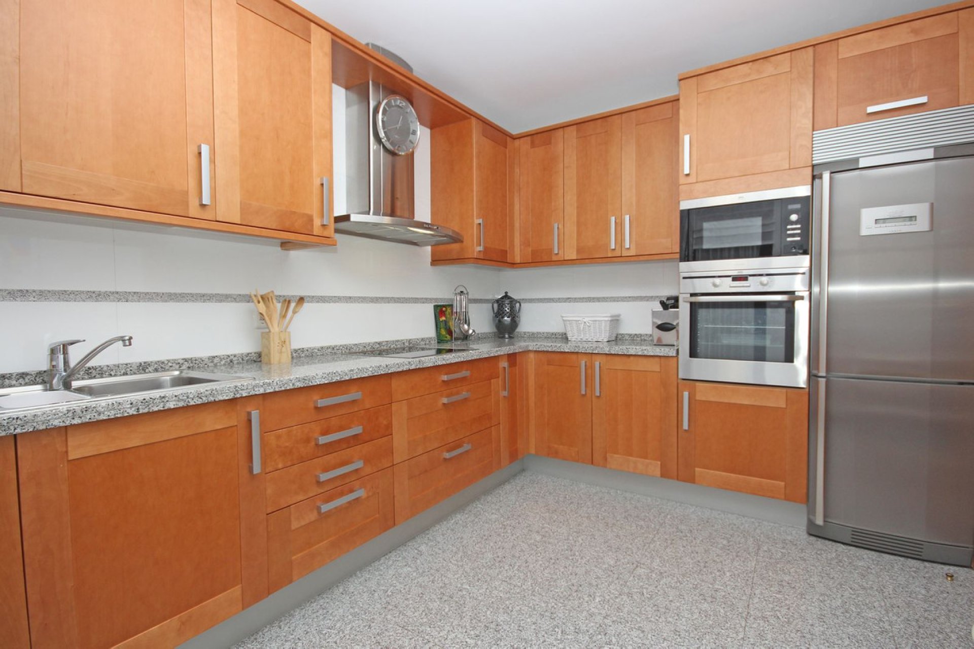 Resale - Apartment - Middle Floor Apartment - Estepona - New Golden Mile