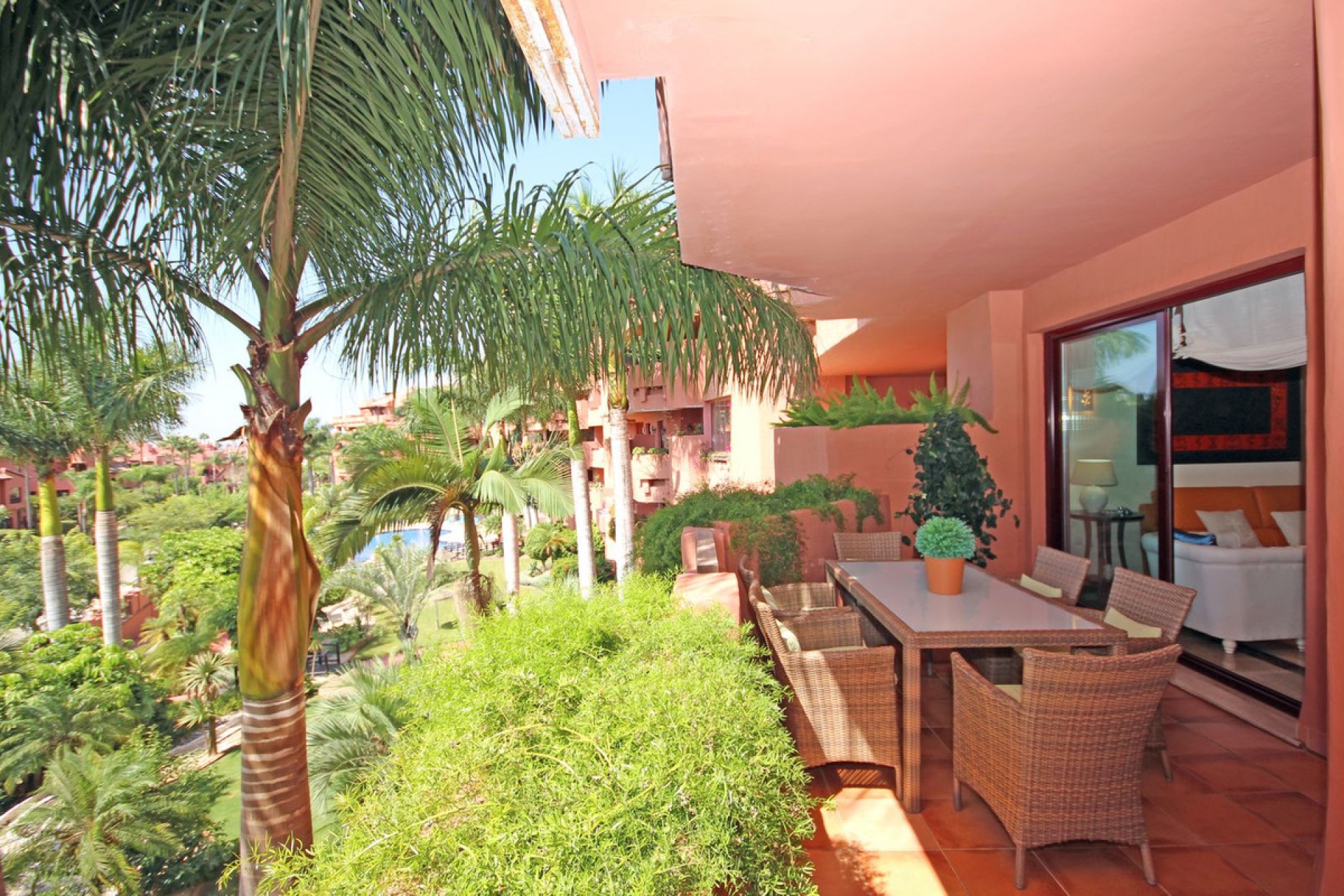 Resale - Apartment - Middle Floor Apartment - Estepona - New Golden Mile