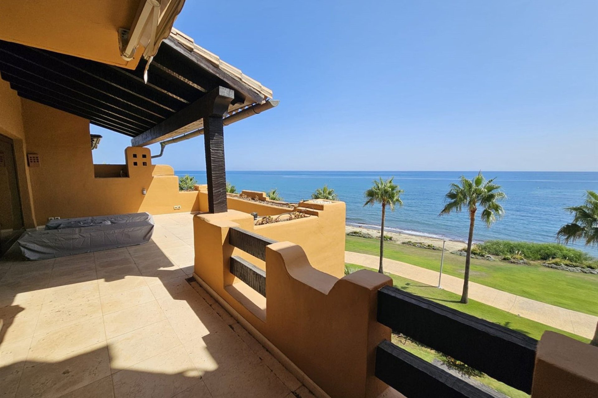 Resale - Apartment - Middle Floor Apartment - Estepona - New Golden Mile