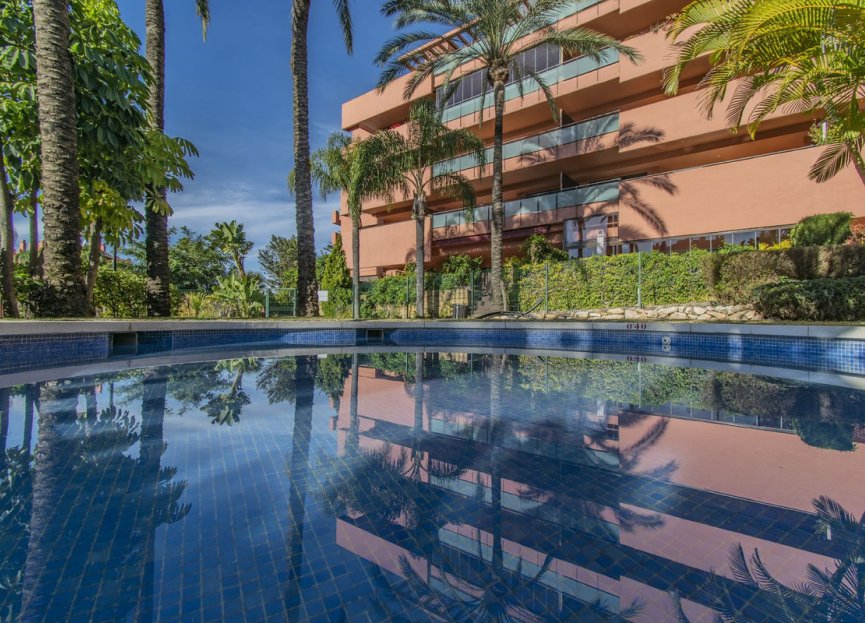 Resale - Apartment - Middle Floor Apartment - Estepona - New Golden Mile