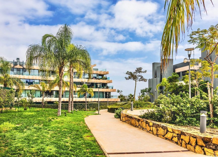 Resale - Apartment - Middle Floor Apartment - Estepona - New Golden Mile