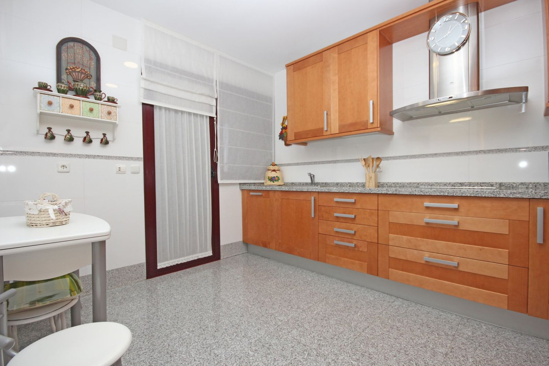 Resale - Apartment - Middle Floor Apartment - Estepona - New Golden Mile