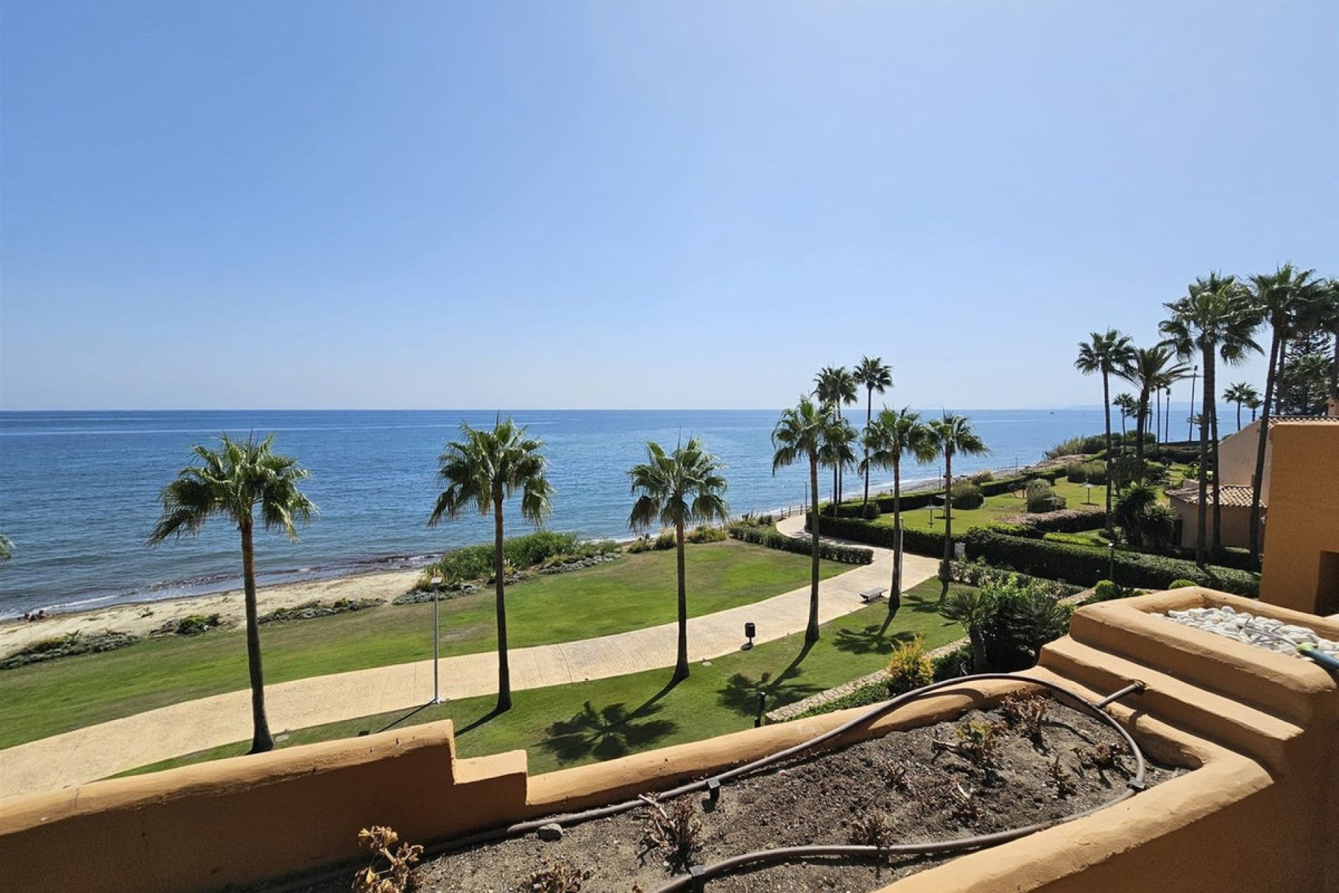 Resale - Apartment - Middle Floor Apartment - Estepona - New Golden Mile