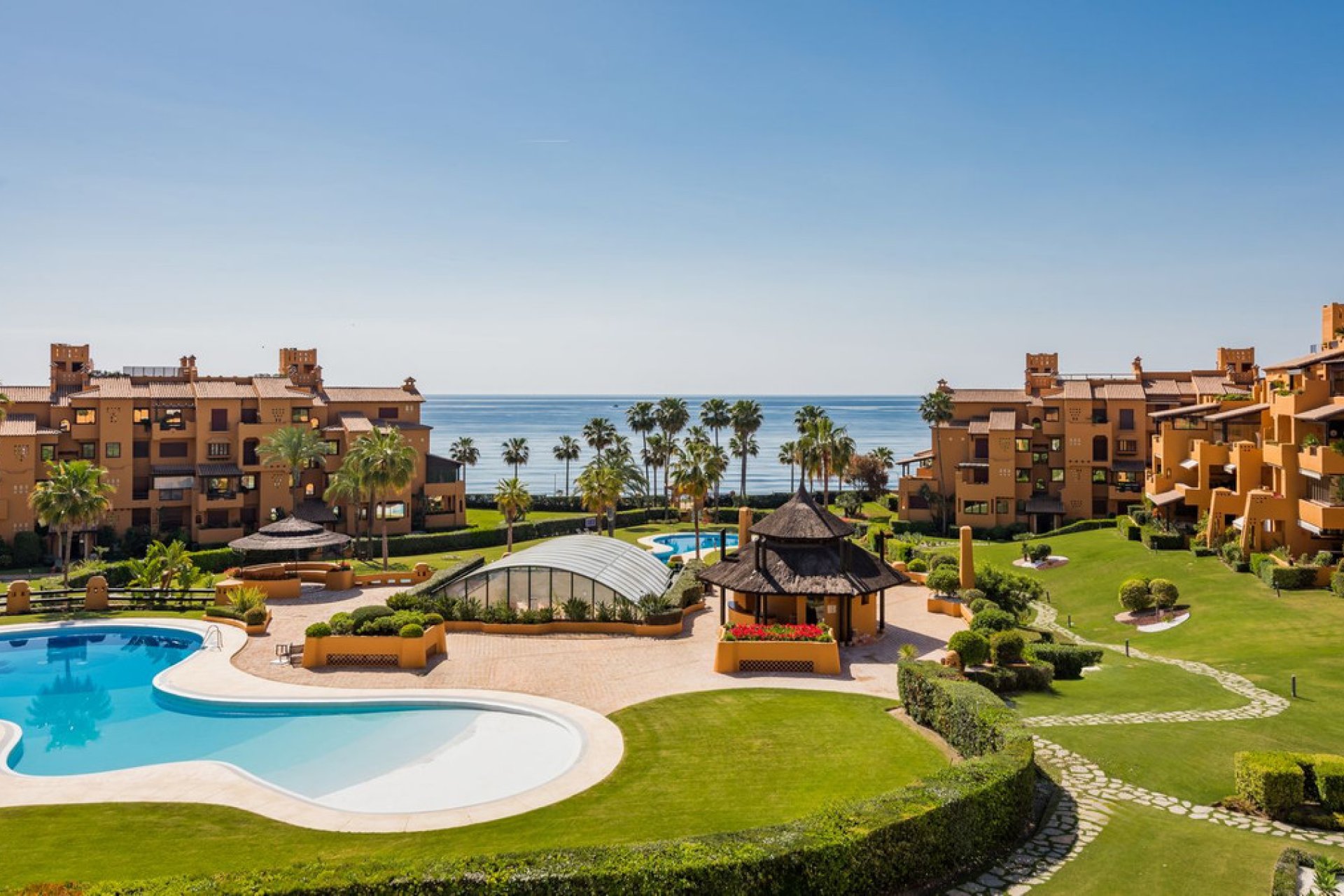 Resale - Apartment - Middle Floor Apartment - Estepona - New Golden Mile