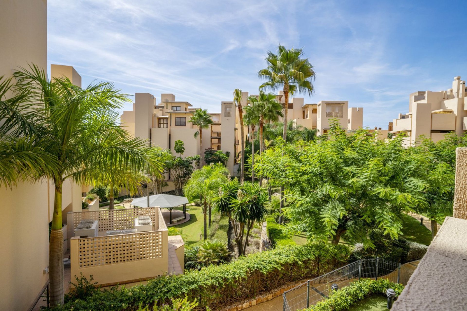 Resale - Apartment - Middle Floor Apartment - Estepona - New Golden Mile