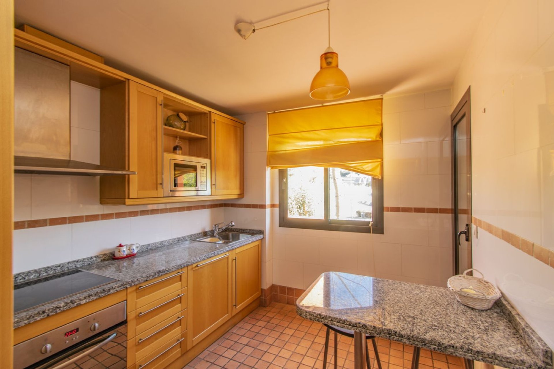 Resale - Apartment - Middle Floor Apartment - Estepona - New Golden Mile