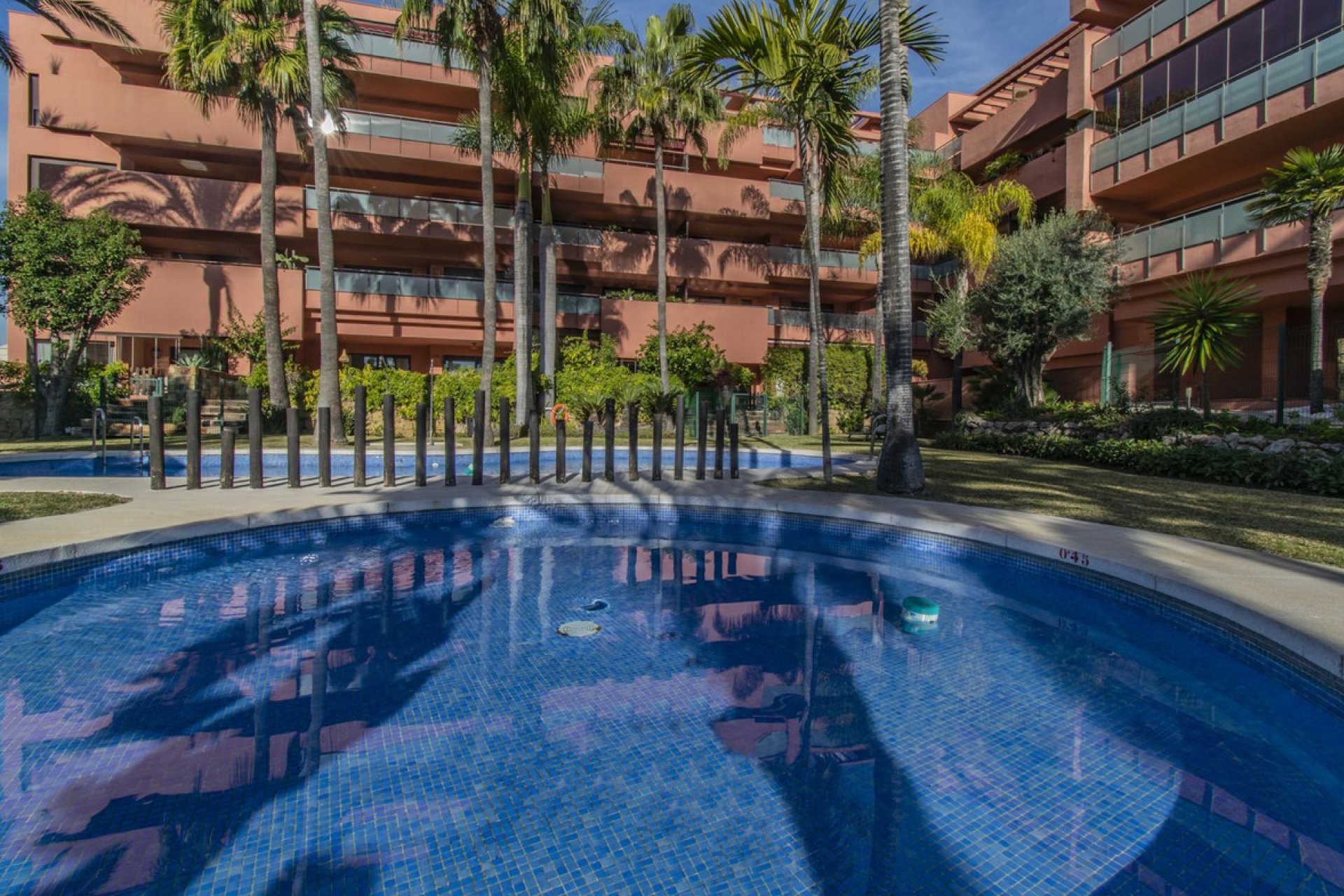 Resale - Apartment - Middle Floor Apartment - Estepona - New Golden Mile