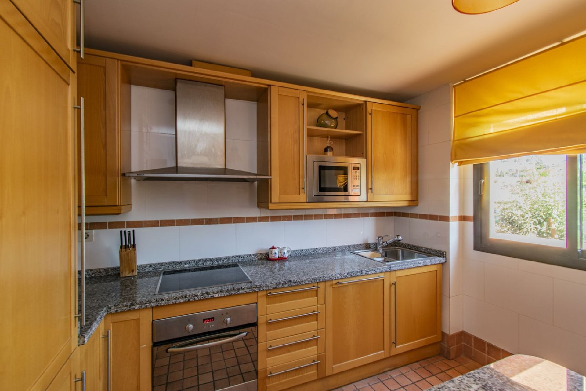 Resale - Apartment - Middle Floor Apartment - Estepona - New Golden Mile